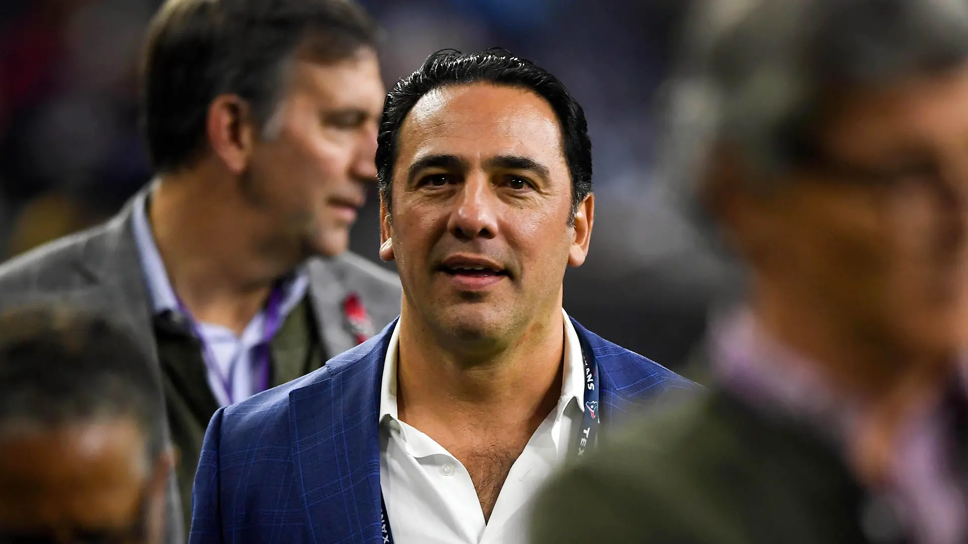 NFL, American Football Herren, USA Tennessee Titans at Houston Texans, Nov 26, 2018 Houston, TX, USA Houston Texans limited partner Javier Loya walks the sidelines prior to the game between the Houston Texans and the Tennessee Titans at NRG Stadium. Mandatory Credit: Shanna Lockwood-USA TODAY Sports, 26.11.2018 18:42:57, 11757424, NPStrans, NFL, NRG Stadium, Houston Texans, Tennessee Titans PUBLICATIONxINxGERxSUIxAUTxONLY Copyright: xShannaxLockwoodx 11757424