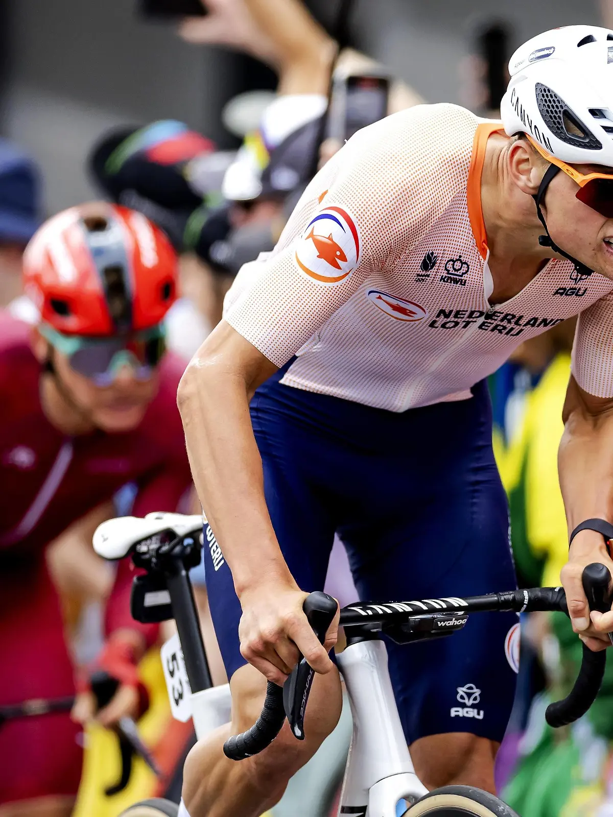 GLASGOW - Mathieu van der Poel during the men s road race on the fourth day of the cycling world championships. The Scottish city will be the scene of a World Championship, WM, Weltmeisterschaft with multiple cycling disciplines from 3 to 13 August. ANP ROBIN VAN LONKHUIJSEN xVIxANPxSportx/xxANPxIVx 475082917 originalFilename: 475082917.jpg
