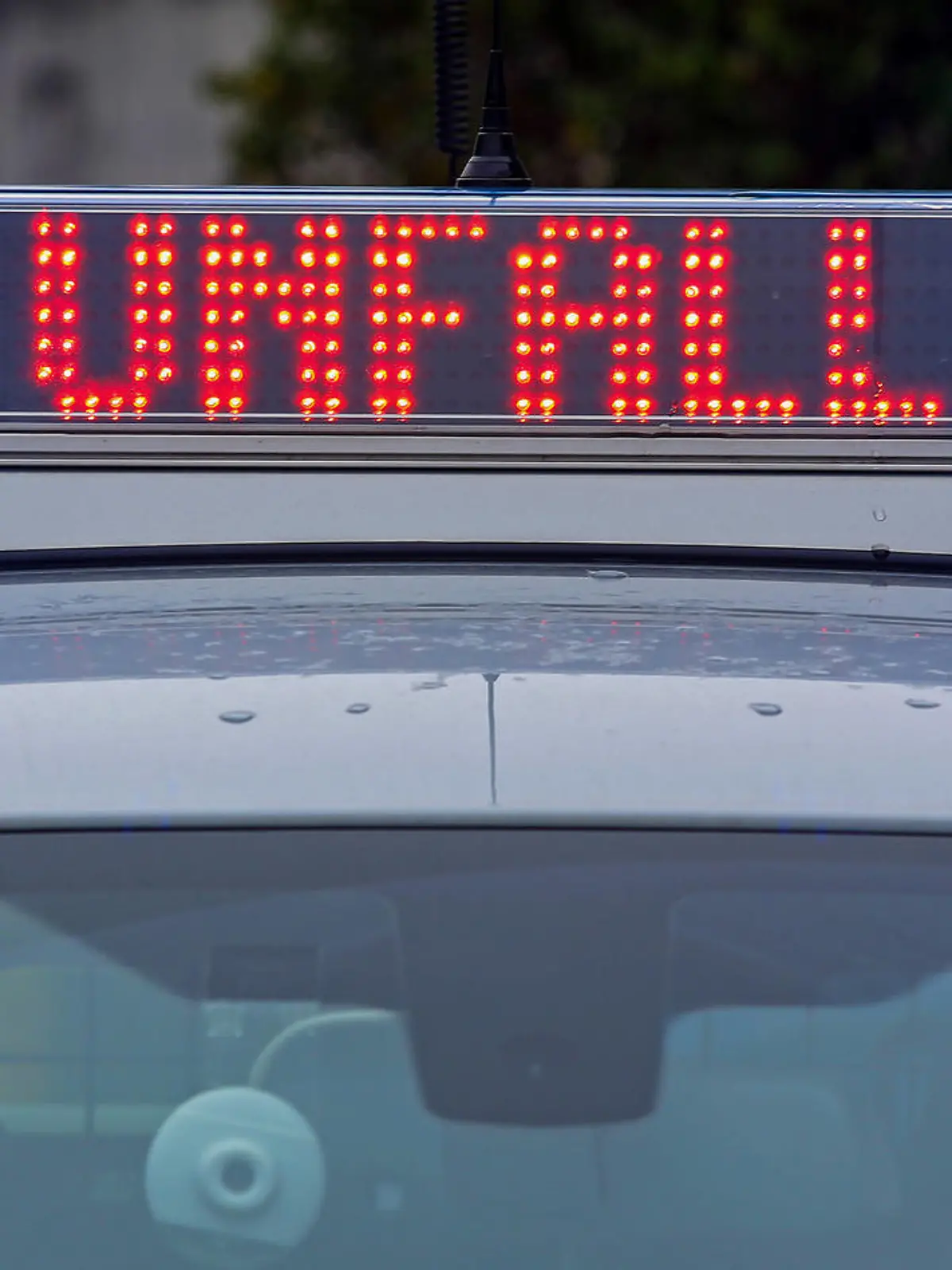 Der Unfall ereignete sich auf Höhe eines Baustoffhandels. (Symbolbild)
