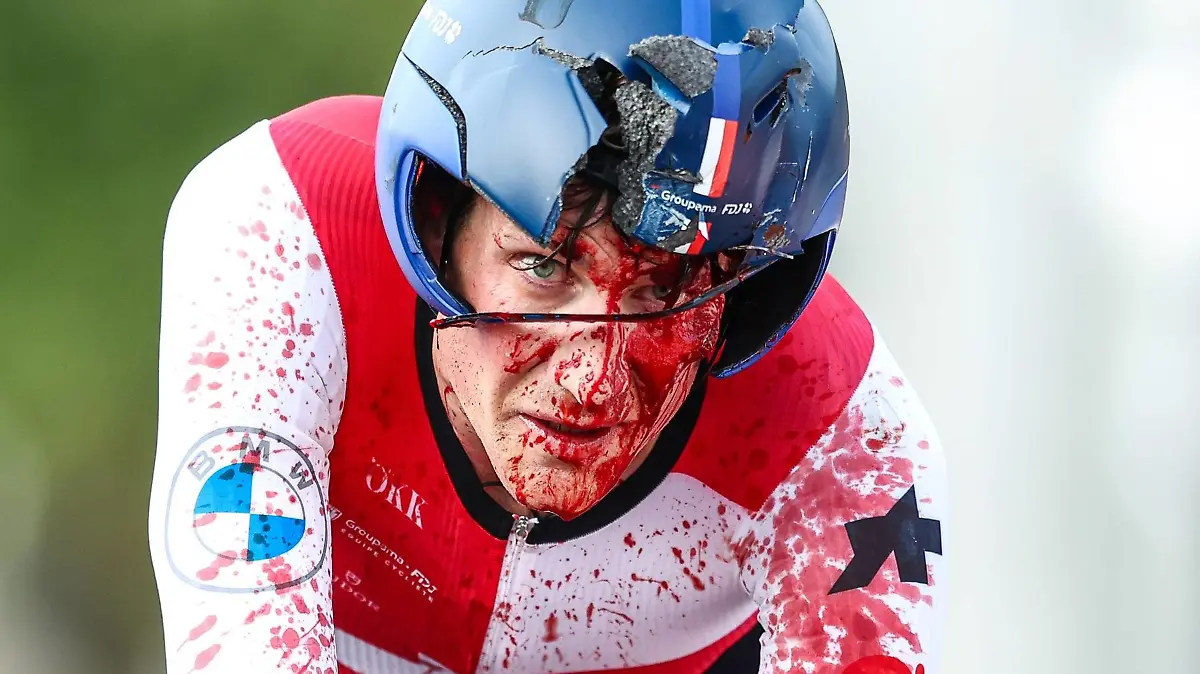 EMMEN - Stefan Kung in action during the individual time trials for men on the first day of the European Cycling Championships. ANP VINCENT JANNINK xVIxANPxSportx/xxANPxIVx 478782158 originalFilename: 478782158.jpg