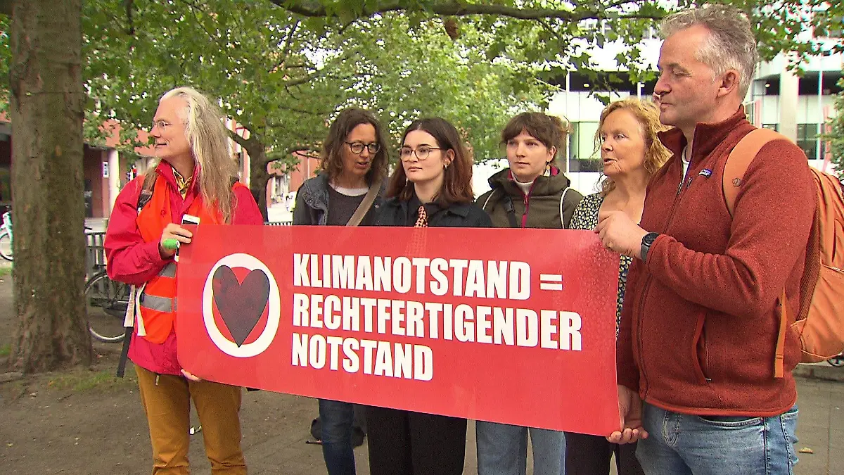 Lilli vor dem Gericht
