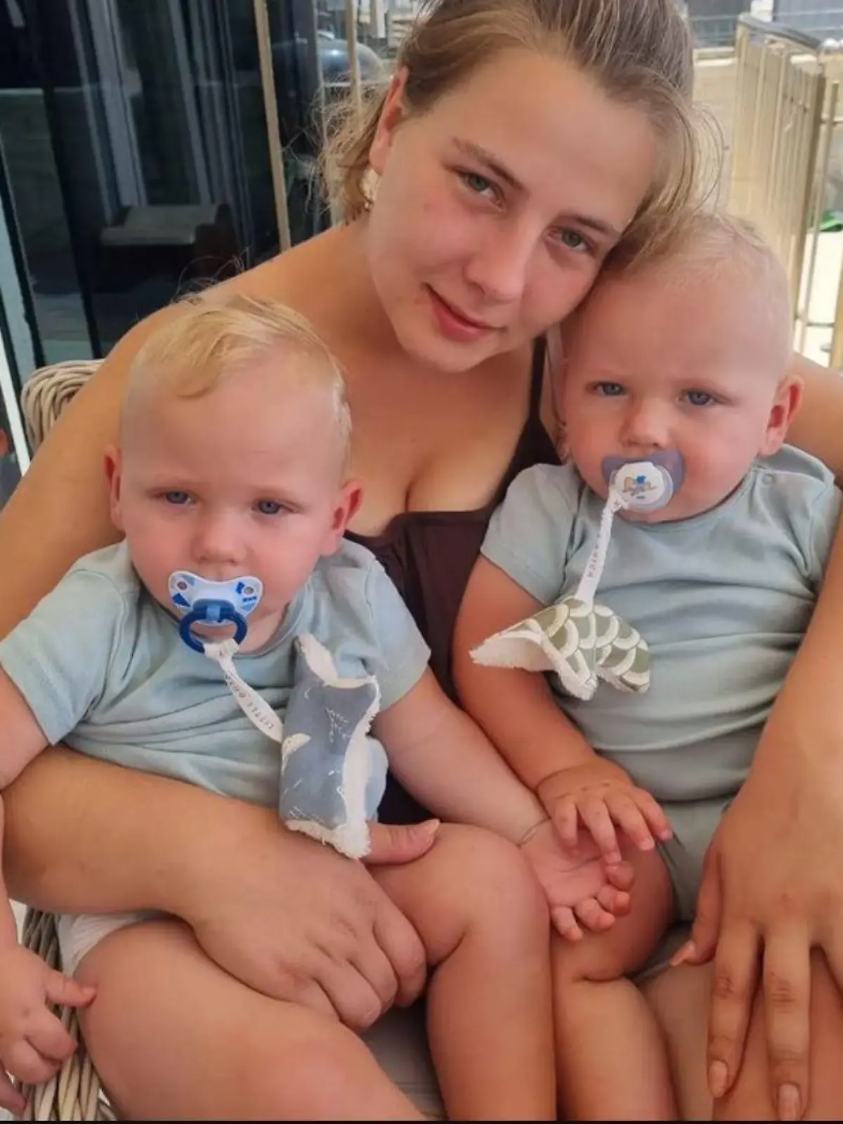 Sarafina Wollnys Zwillinge Casey und Emory halten sie ganz schön auf Trab.