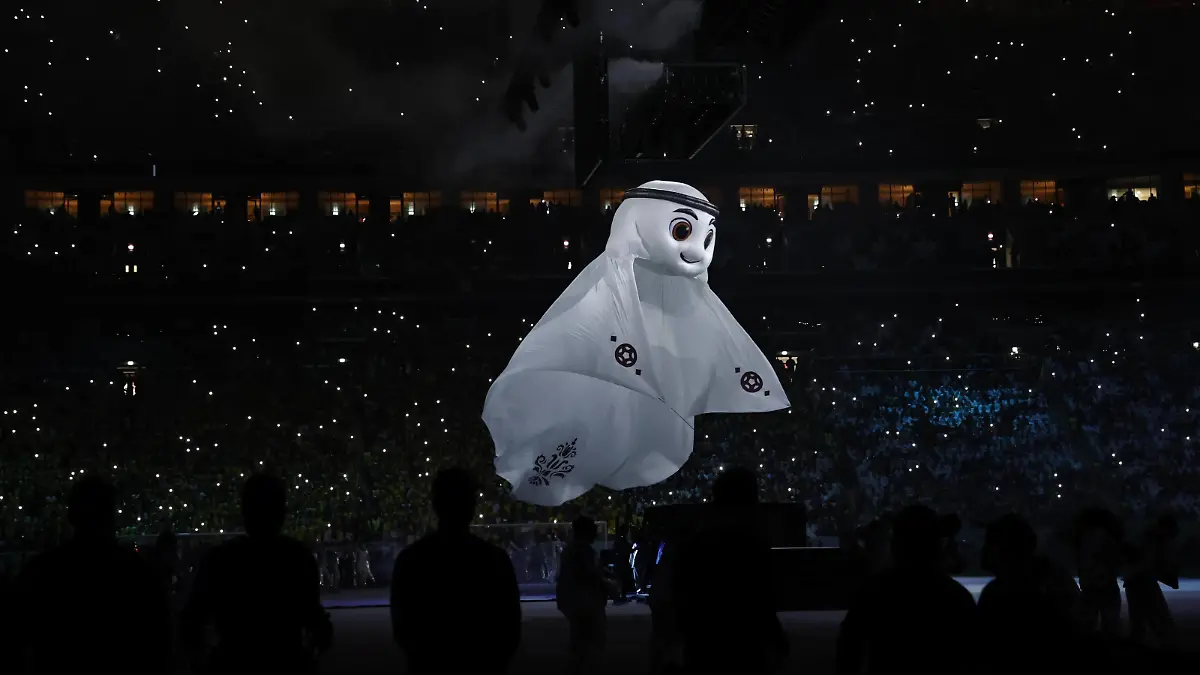 AL KHOR - Qatar 2022 mascot at the Opening Ceremony of the FIFA World Cup, WM, Weltmeisterschaft, Fussball Qatar 2022 ahead of the group A match between Qatar and Ecuador at Al Bayt Stadium on November 20, 2022 in Al Khor, Qatar. ANP MAURICE VAN STONE FIFA World Cup Qatar 2022 2022 xVIxANPxSportx/xxANPxIVx *** AL KHOR Qatar 2022 mascot at the Opening Ceremony of the FIFA World Cup Qatar 2022 ahead of the group A match between Qatar and Ecuador at Al Bayt Stadium on November 20, 2022 in Al Khor, Qatar ANP MAURICE VAN STONE FIFA World Cup Qatar 2022 2022 xVIxANPxSportx xxANPxIVx 458121349 originalFilename: 458121349.jpg 