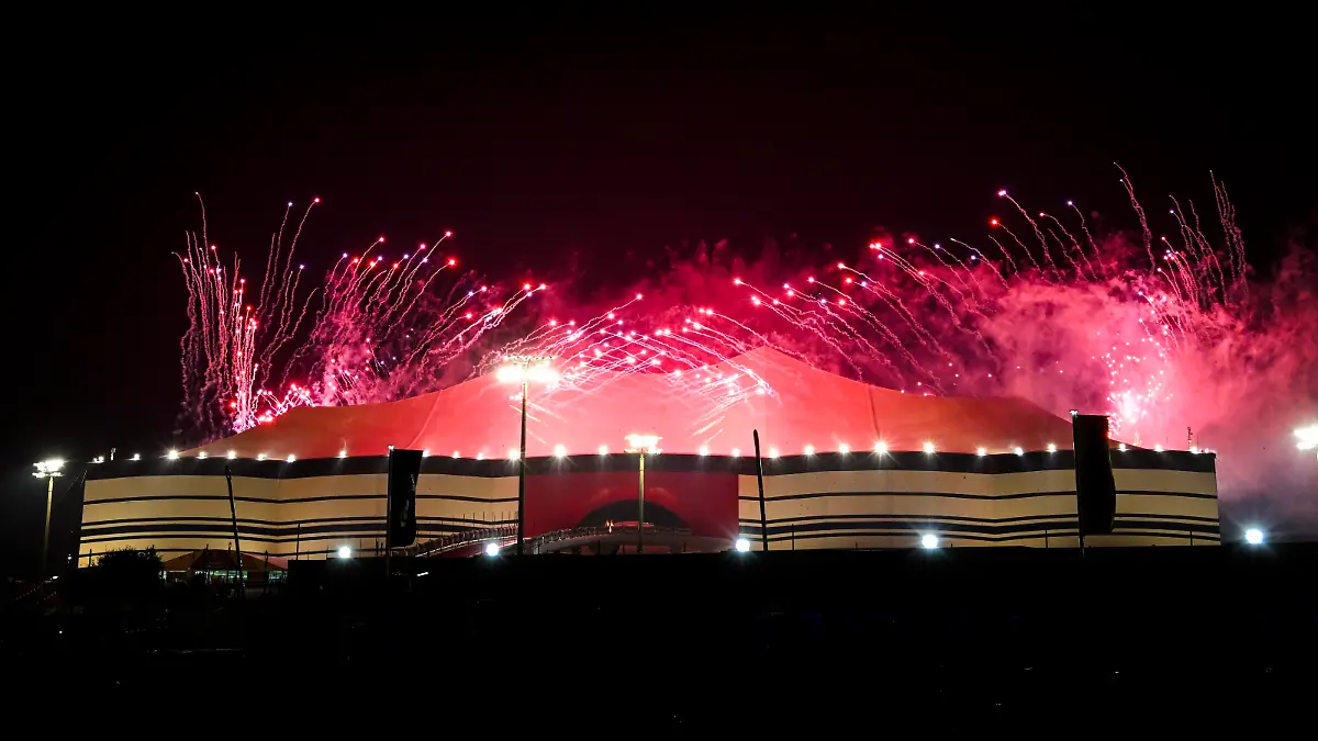 DOHA, QATAR - NOVEMBER 20 : Opening ceremony ahead of the FIFA World Cup, WM, Weltmeisterschaft, Fussball Qatar 2022 Groupe A match between Qatar and Ecuador at the Al Bayt Stadium on November 20, 2022 in Doha, Qatar, 20/11/2022  Qatar v Ecuador - FIFA World Cup Qatar 2022 PhotoNews/Panoramic PUBLICATIONxINxGERxSUIxAUTxHUNxONLY 