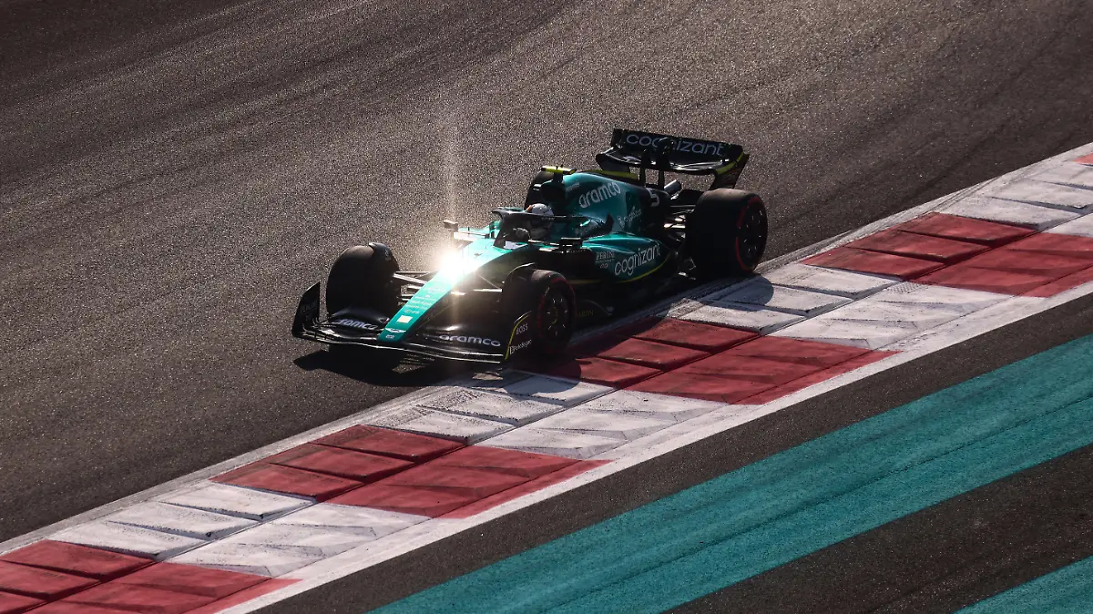  November 19, 2022, Abu Dhabi, United Arab Emirates: Sebastian Vettel of Aston Martin during Practice 3 of Formula 1 Abu Dhabi Grand Prix at Yas Marina Circuit on November 19, 2022 in Abu Dhabi, United Arab Emirates. Abu Dhabi United Arab Emirates - ZUMAz156 0194545187st Copyright: xBeataxZawrzelx