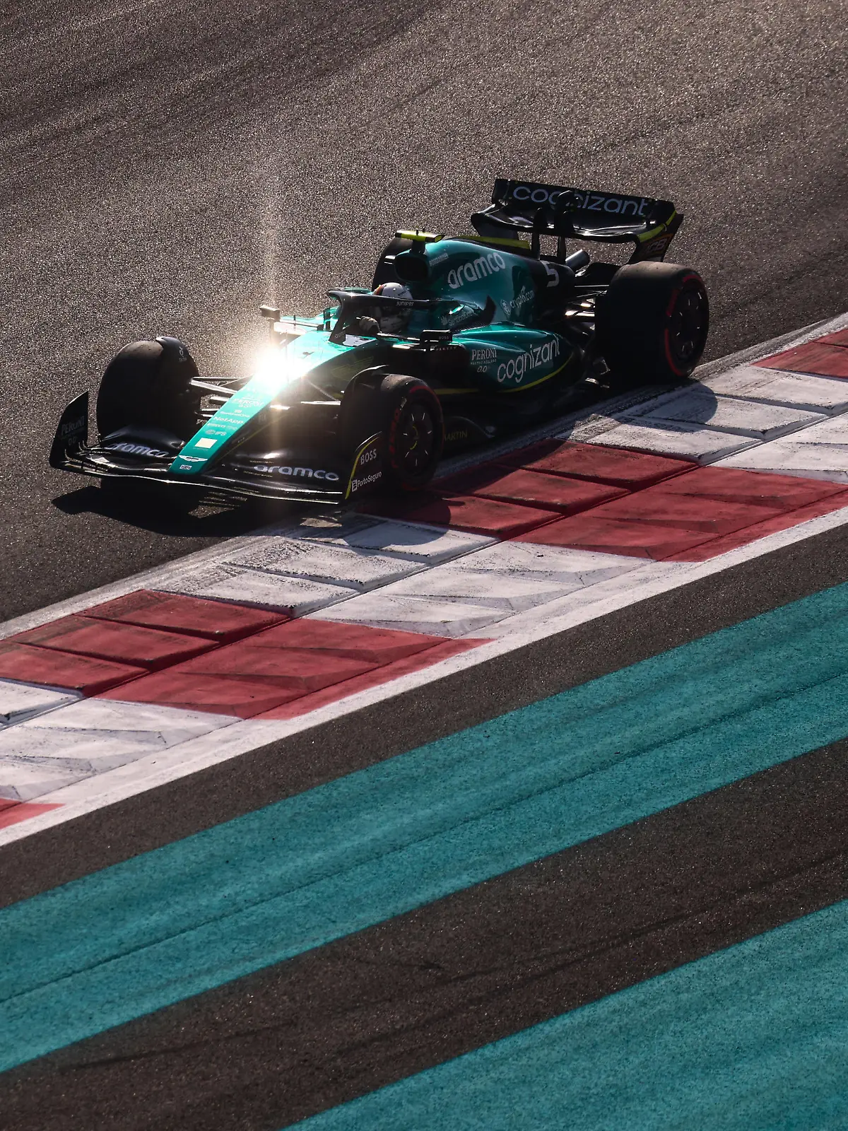  November 19, 2022, Abu Dhabi, United Arab Emirates: Sebastian Vettel of Aston Martin during Practice 3 of Formula 1 Abu Dhabi Grand Prix at Yas Marina Circuit on November 19, 2022 in Abu Dhabi, United Arab Emirates. Abu Dhabi United Arab Emirates - ZUMAz156 0194545187st Copyright: xBeataxZawrzelx