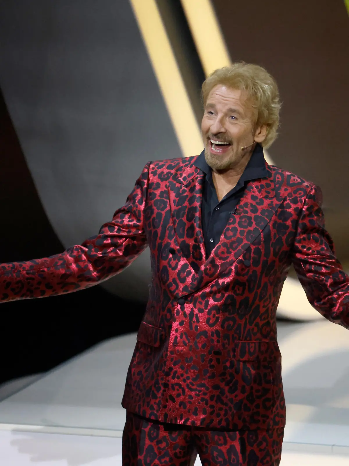 Entertainer Thomas Gottschalk kommt zur ZDF-Show "Wetten, dass..?". Nach dem erfolgreichen Comeback im November 2021 gibt es auch 2022 eine Wiederauflage der legendären ZDF-Samstagabendshow.