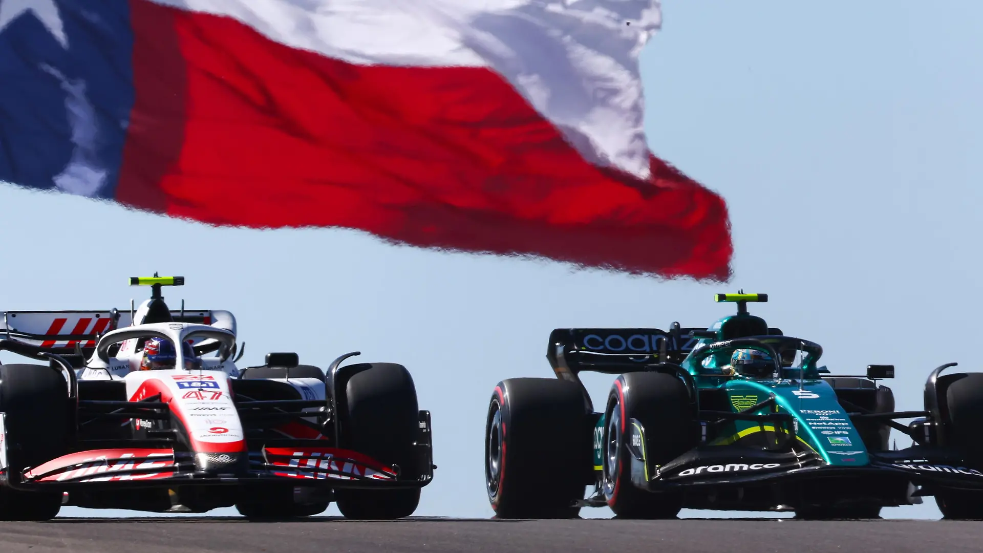 Mick Schumacher (GER), Haas F1 Team and Sebastian Vettel (GER), Aston Martin F1 Team 
21.10.2022. Formula 1 World Championship, Rd 19, United States Grand Prix, Austin, Texas, USA, Practice Day.
- www.xpbimages.com, EMail: requests@xpbimages.com © Copyright: Charniaux / XPB Images / action press