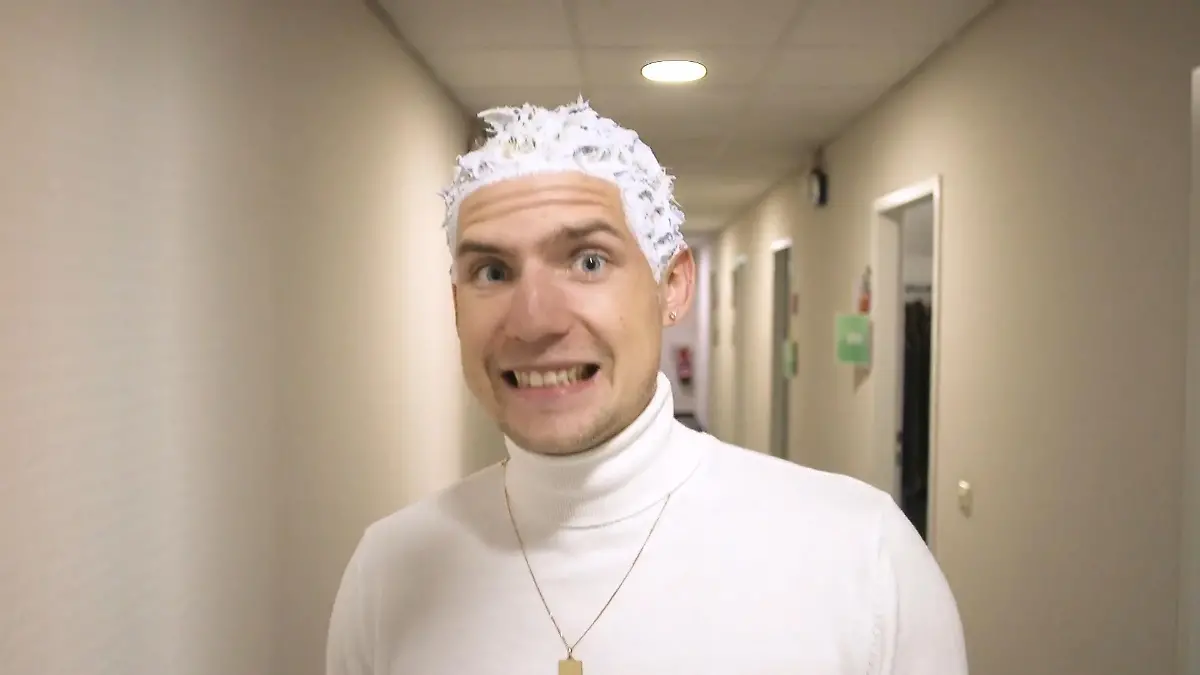 Wie lief die Verwandlung von Lennart Borchert? Neue Frisur für GZSZ-Star