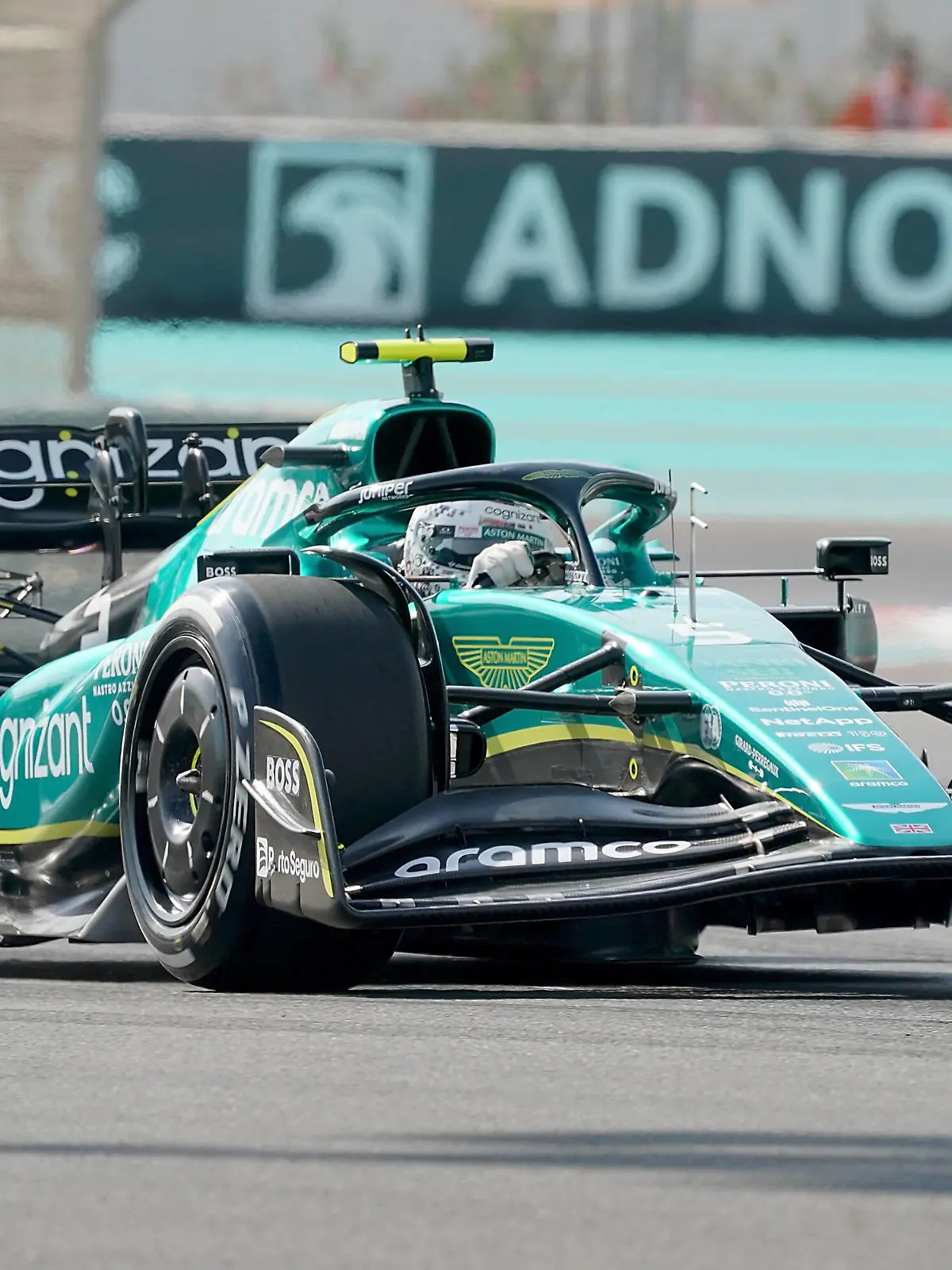 FORMULA 1 ETIHAD AIRWAYS ABU DHABI GRAND PRIX 2022 / 18.11.2022, Yas Marina Circuit, Abu Dhabi, FORMULA 1 ETIHAD AIRWAYS ABU DHABI GRAND PRIX 2022 , im Bild Sebastian Vettel DEU, Aston Martin Aramco Cognizant Formula One Team. *** FORMULA 1 ETIHAD AIRWAYS ABU DHABI GRAND PRIX 2022 18 11 2022, Yas Marina Circuit, Abu Dhabi, FORMULA 1 ETIHAD AIRWAYS ABU DHABI GRAND PRIX 2022 , in picture Sebastian Vettel DEU , Aston Martin Aramco Cognizant Formula One Team nordphotoxGmbHx/xBratic nph00250 