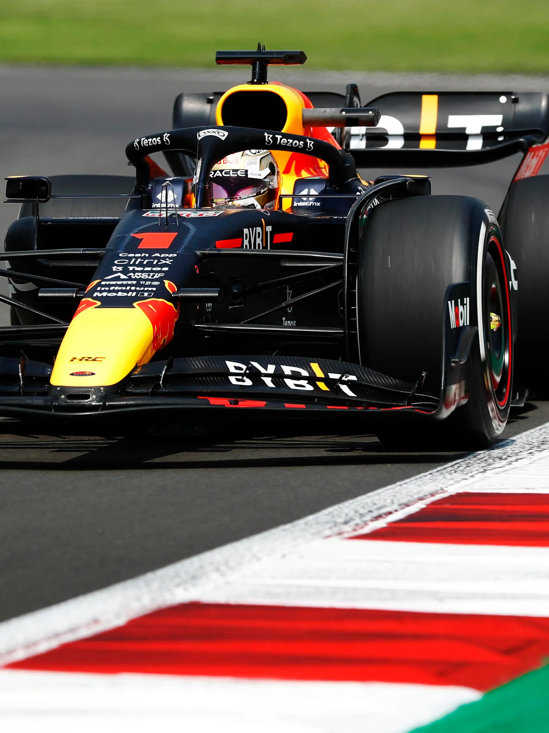  Formula 1 2022: Mexico City GP AUTODROMO HERMANOS RODRIGUEZ, MEXICO - OCTOBER 28: Max Verstappen, Red Bull Racing RB18 during the Mexico City GP at Autodromo Hermanos Rodriguez on Friday October 28, 2022 in Mexico City, Mexico. Photo by Carl Bingham / LAT Images Images PUBLICATIONxINxGERxSUIxAUTxHUNxONLY GP2220_124758_W4I8357