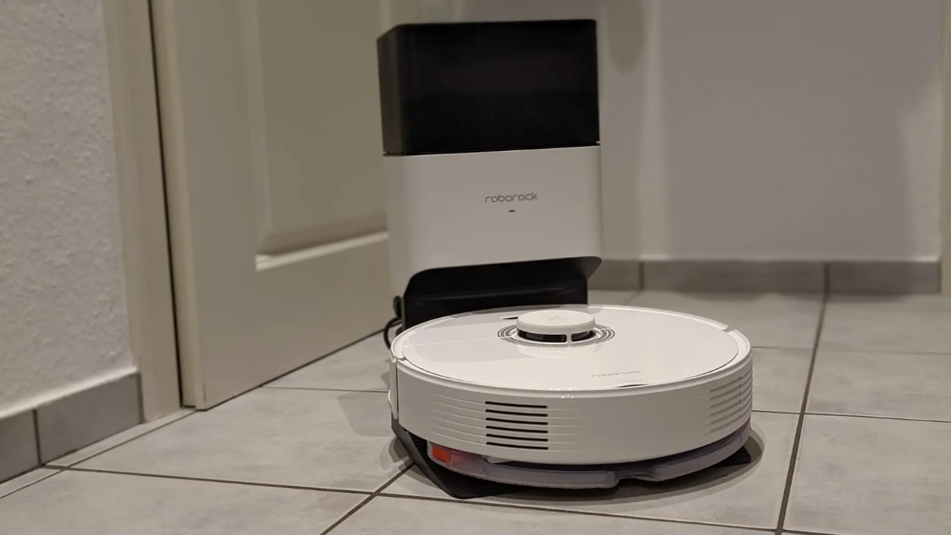 Den Roborock Q7 Max gibt es mit und ohne Absaugstation zu kaufen.