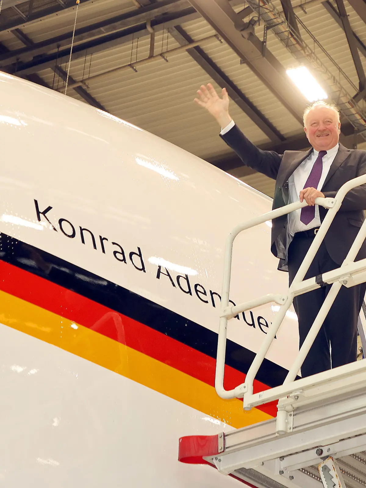 Konrad Paul Karl Adenauer (Adenauer Enkel) bei der feierlichen Taufe des Airbus A350 Konrad Adenauer und formellen Übergabe an die Flugbereitschaft des Bundesministeriums der Verteidigung (BMVg)