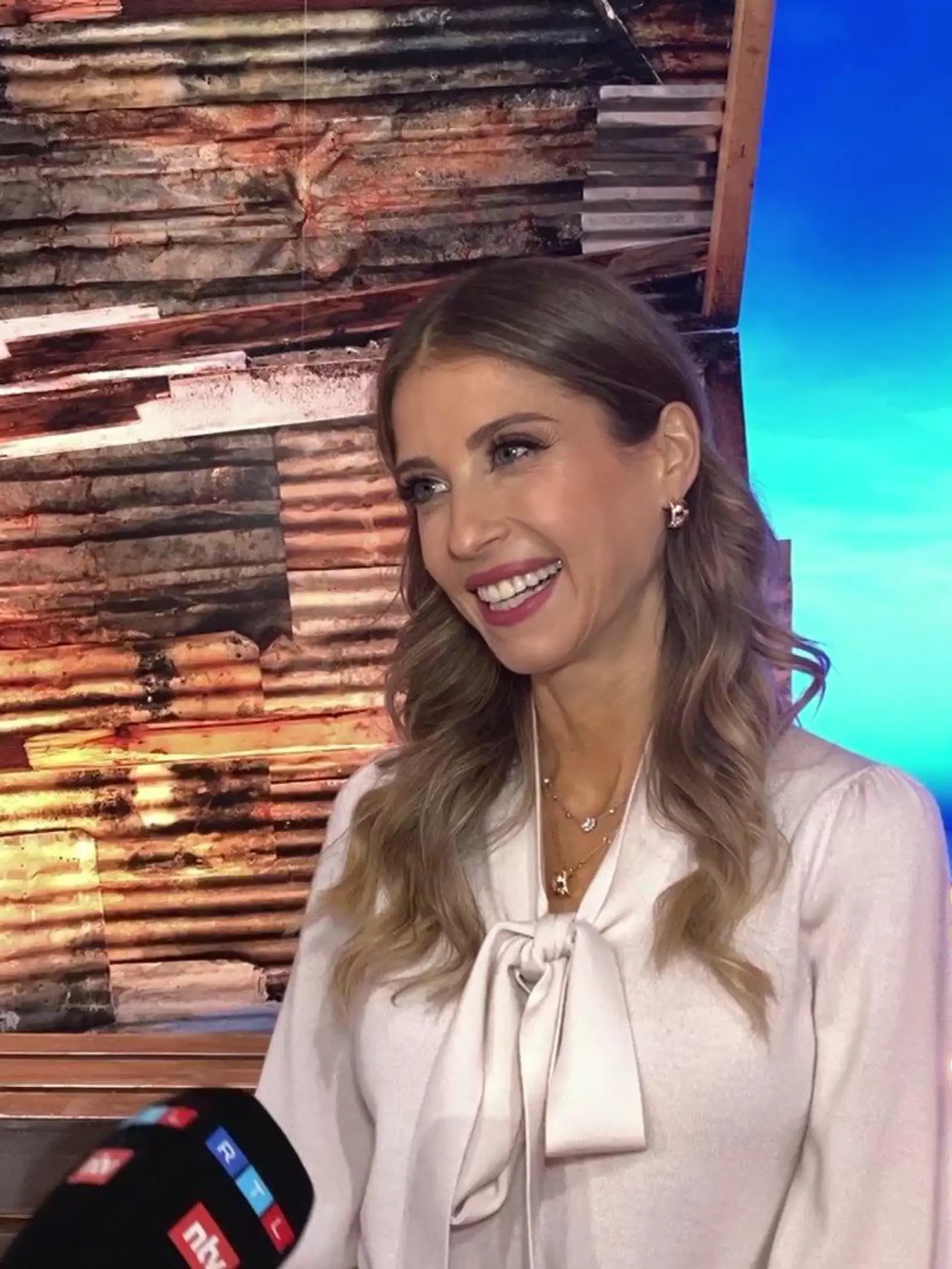 Cathy Hummels fühlt sich erleichtert.