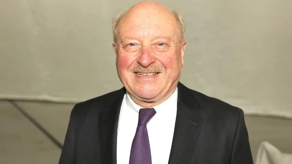 Konrad Paul Karl Adenauer (Adenauer Enkel) bei der feierlichen Taufe des Airbus A350 Konrad Adenauer und formellen Übergabe an die Flugbereitschaft des Bundesministeriums der Verteidigung (BMVg)