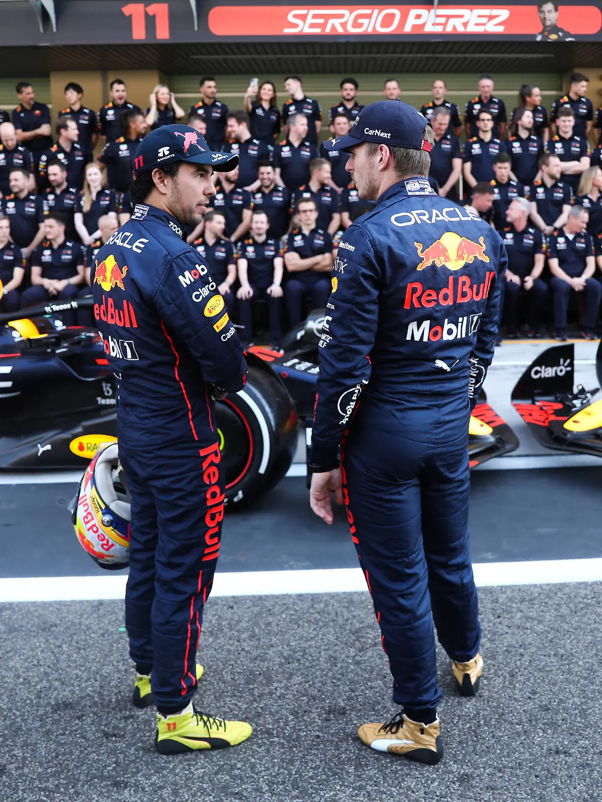  F1 Abu Dhabi Grand Prix Previews Sergio Perez and Max Verstappen of Red Bull Racing before the Formula 1 Abu Dhabi Grand Prix at Yas Marina Circuit in Abu Dhabi, United Arab Emirates on November 17, 2022. Abu Dhabi United Arab Emirates PUBLICATIONxNOTxINxFRA Copyright: xJakubxPorzyckix originalFilename:porzycki-f1abudha221117_np2Ca.jpg