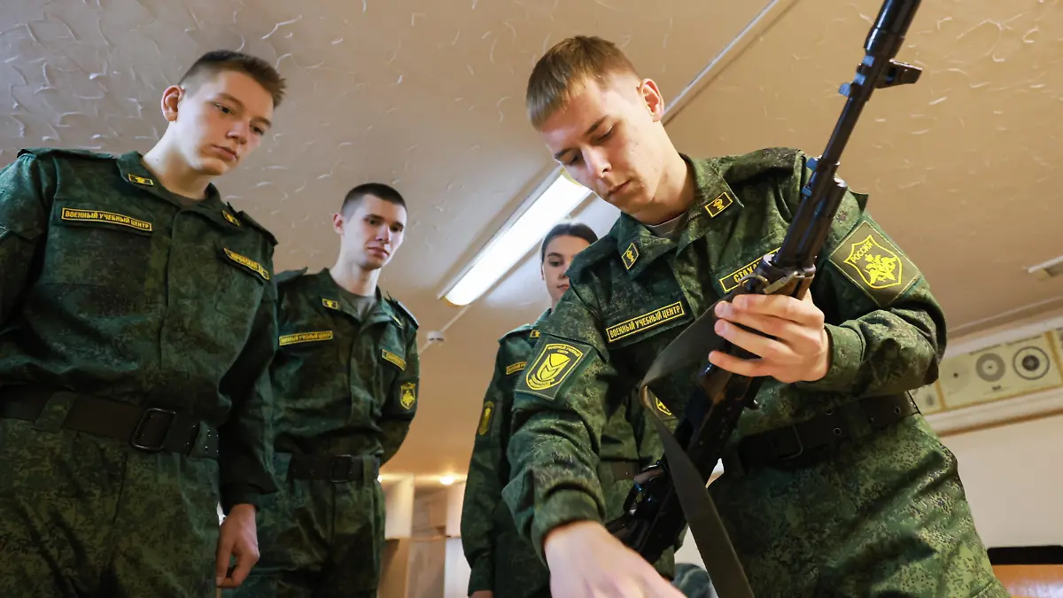 Russia. Vladivostok. OCTOBER 17, 2022. First year students of the military training centre at the Pacific State Medical University undergo firearm training at the university's indoor firing range. Yuri Smityuk/TASS / action press