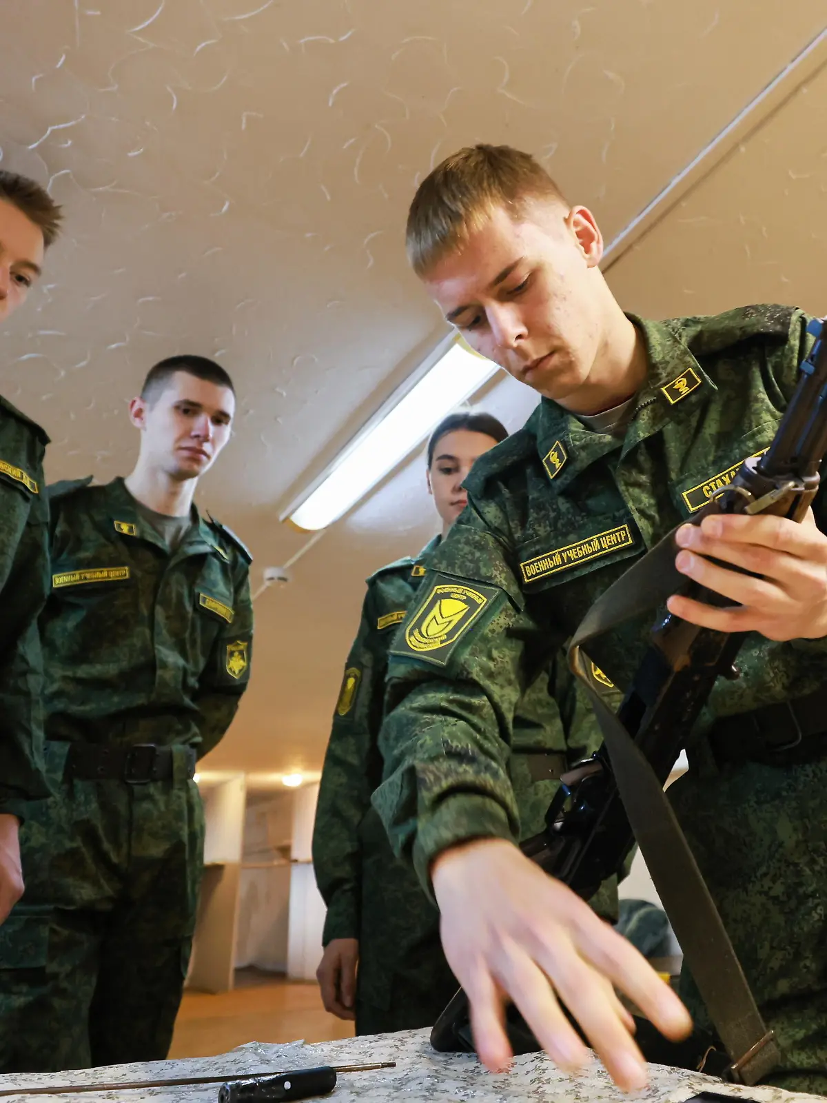 Russia. Vladivostok. OCTOBER 17, 2022. First year students of the military training centre at the Pacific State Medical University undergo firearm training at the university's indoor firing range. Yuri Smityuk/TASS / action press