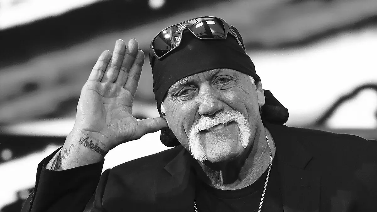 ARCHIV - 07.03.2019, USA, Tampa: Ex-Wrestler Hulk Hogan betritt die Bühne im Raymond James Stadium in Tampa. Hulk Hogan hat zum dritten Mal geheiratet. (zu dpa "Hulk Hogan hat erneut geheiratet") Foto: Monica Herndon/TNS via ZUMA Press Wire/dpa +++ dpa-Bildfunk +++