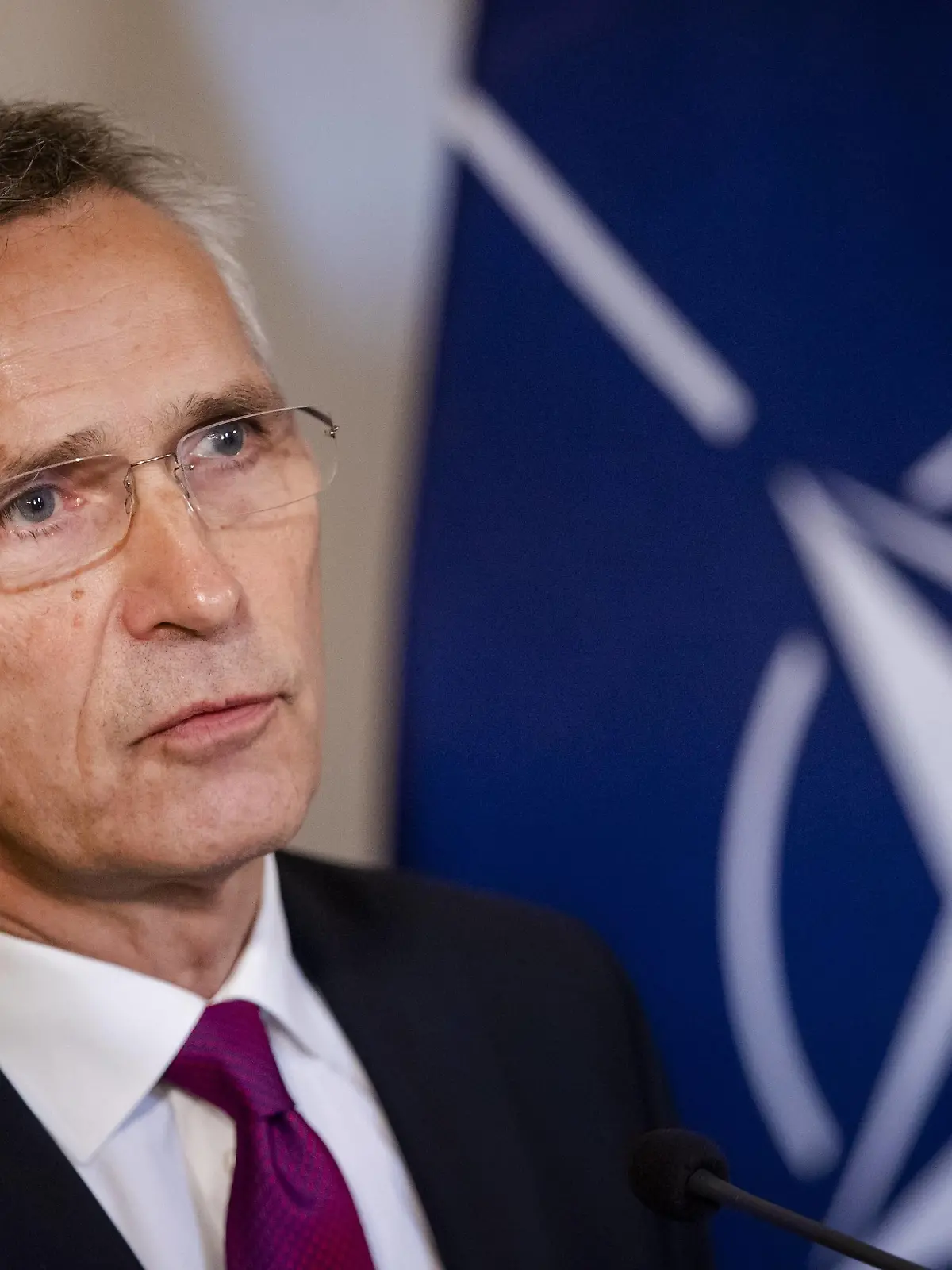  2022-11-14 12:24:55 THE HAGUE - NATO Secretary General Jens Stoltenberg addresses the press after a meeting at the Johan de Witthuis. Stoltenberg, Minister Wopke Hoekstra Foreign Affairs and Minister Kajsa Ollongren Defence spoke about the war in Ukraine and the support provided by the Netherlands. ANP SEM VAN DER WAL netherlands out - belgium out *** 2022 11 14 12 24 55 THE HAGUE NATO Secretary General Jens Stoltenberg addresses the press after a meeting at the Johan de Witthuis Stoltenberg, Minister Wopke Hoekstra Foreign Affairs and Minister Kajsa Ollongren Defence spoke about the war in Ukraine and the support provided by the Netherlands ANP SEM VAN DER WAL netherlands out belgium out PUBLICATIONxINxGERxSUIxAUTxONLY Copyright: xx x457812872x originalFilename: 457812872.jpg
