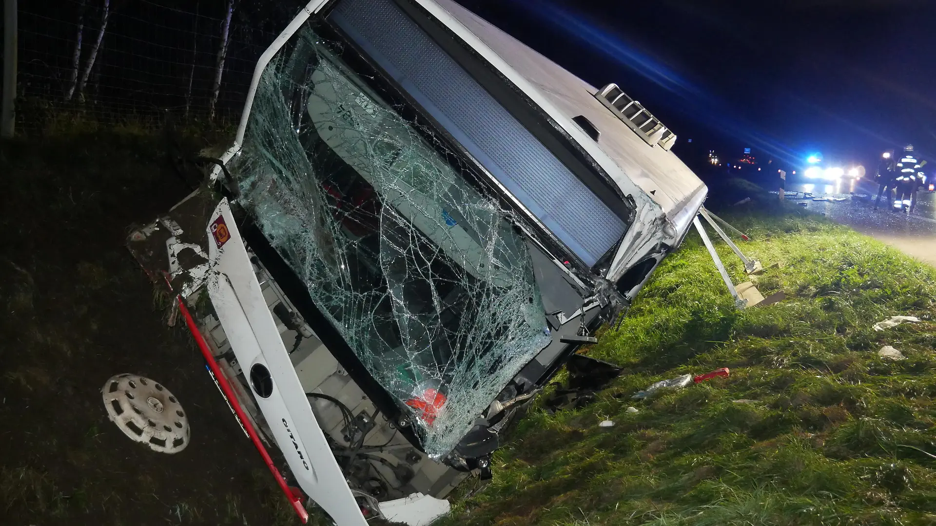 A1 - verunfallter Bus
