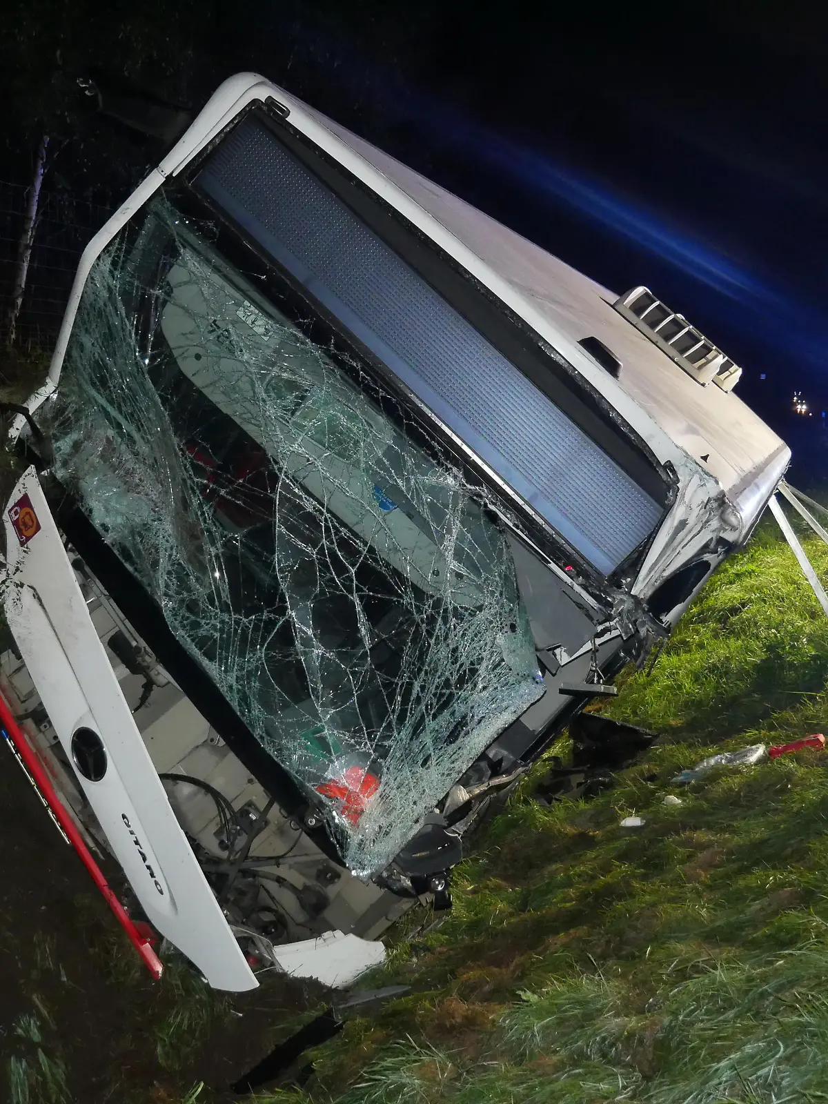 A1 - verunfallter Bus