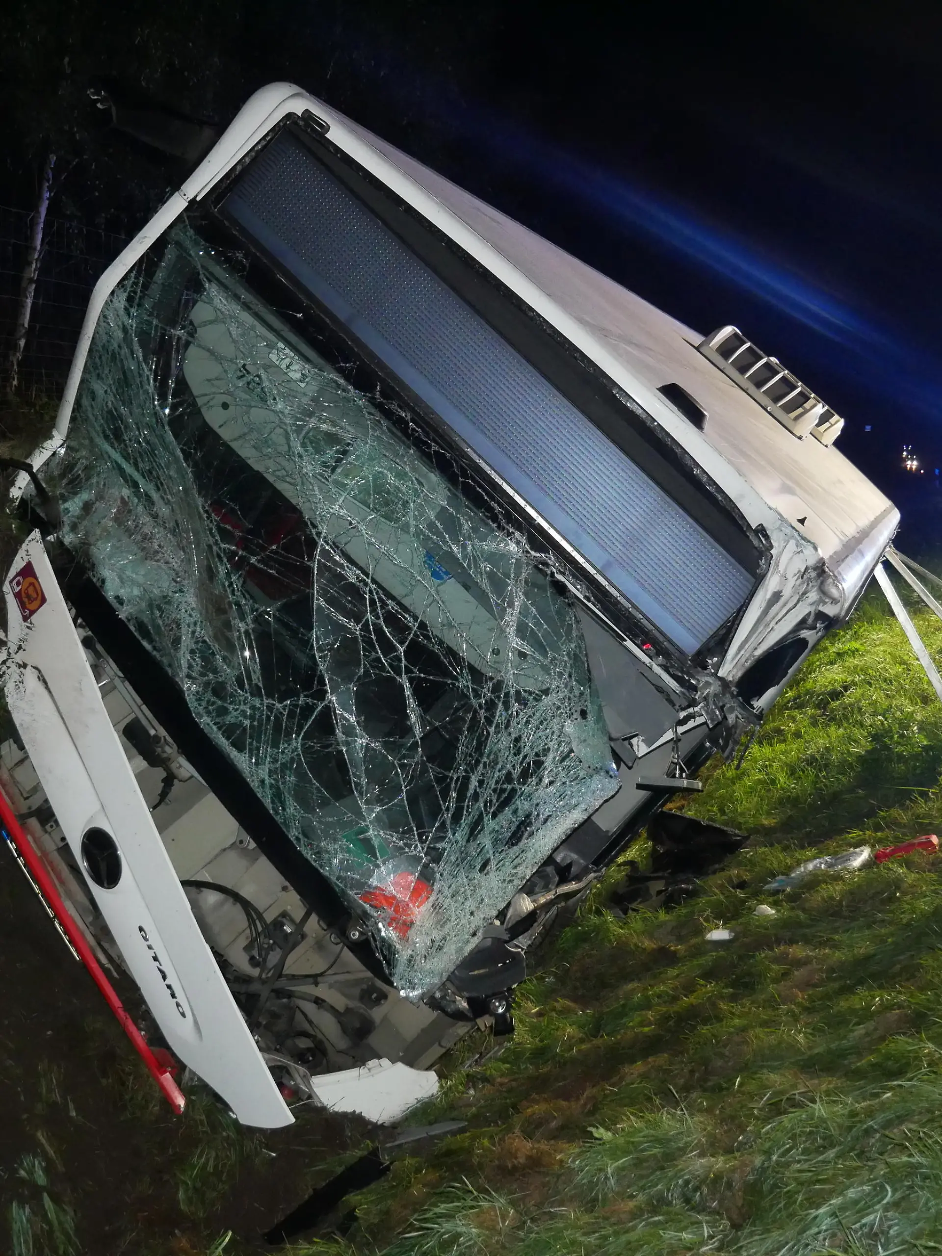 A1 - verunfallter Bus