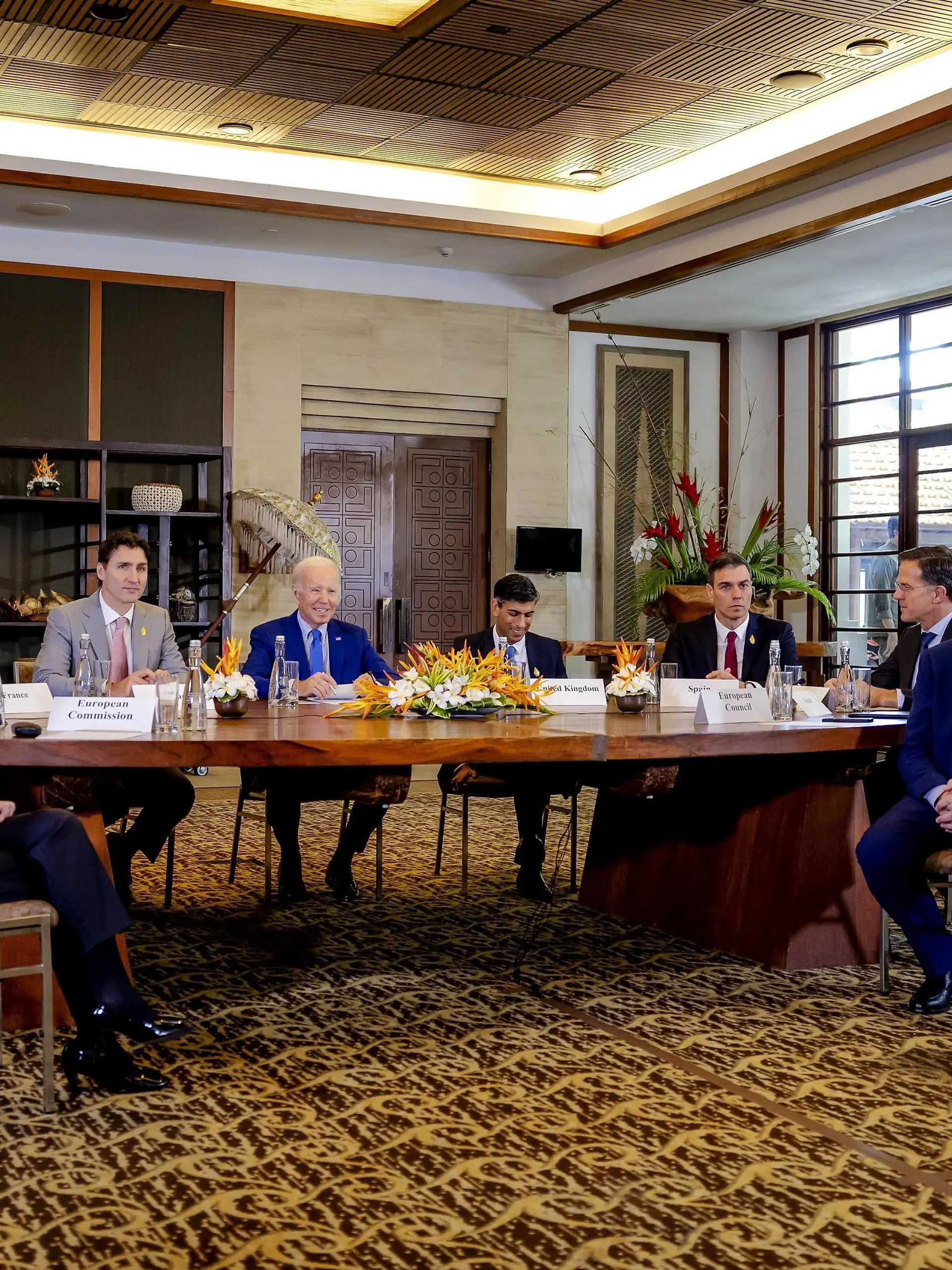 2022-11-16 01:55:57 DENPASAR - Joe Biden President of the United m, Prime Minister Mark Rutte 3r and other world leaders at an emergency meeting of NATO on the missile strike in Poland during the second day of the G20 summit. Joe Biden president of the United States During the summit, the largest economies discuss issues such as financial stability, economic growth and food security. The Prime Minister and Minister Sigrid Kaag Finance are present on behalf of the Dutch government. ANP ROBIN VAN LONKHUIJSEN netherlands out - belgium out *** 2022 11 16 01 55 57 DENPASAR Joe Biden President of the United m , Prime Minister Mark Rutte 3r and other world leaders at an emergency meeting of NATO on the missile strike in Poland during the sec PUBLICATIONxINxGERxSUIxAUTxONLY Copyright: xx x457898468x originalFilename: 457898468.jpg 