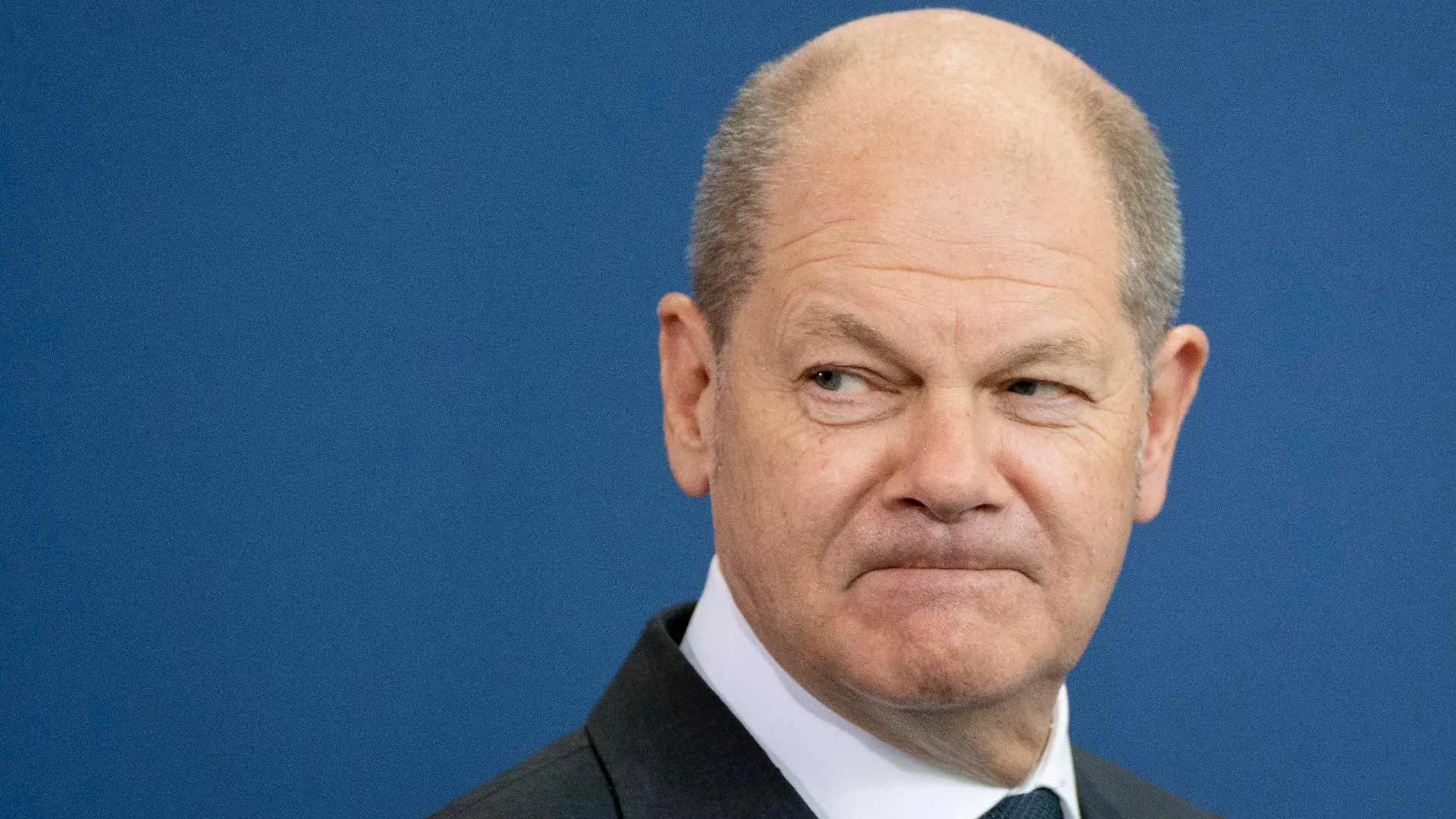  Übergabe des Jahresgutachten 2022 / 2023 zur Begutachtung der gesamtwirtschaftlichen Entwicklung durch den Sachverständigenrat - Olaf Scholz, Bundeskanzler bei der Übergabe des GutachtensÜbergabe des Jahresgutachten 2022 / 2023 zur Begutachtung der gesamtwirtschaftlichen Entwicklung durch den Sachverständigenrat - Olaf Scholz, Bundeskanzler bei der Übergabe des Gutachtens, Berlin Berlin Deutschland Kanzleramt *** Handover of the 2022 2023 Annual Report on the Assessment of Macroeconomic Development by the German Council of Economic Experts Olaf Scholz, Federal Chancellor at the handover of the 2022 2023 Annual Report on the Assessment of Macroeconomic Development by the German Council of Economic Experts Olaf Scholz, Federal Chancell