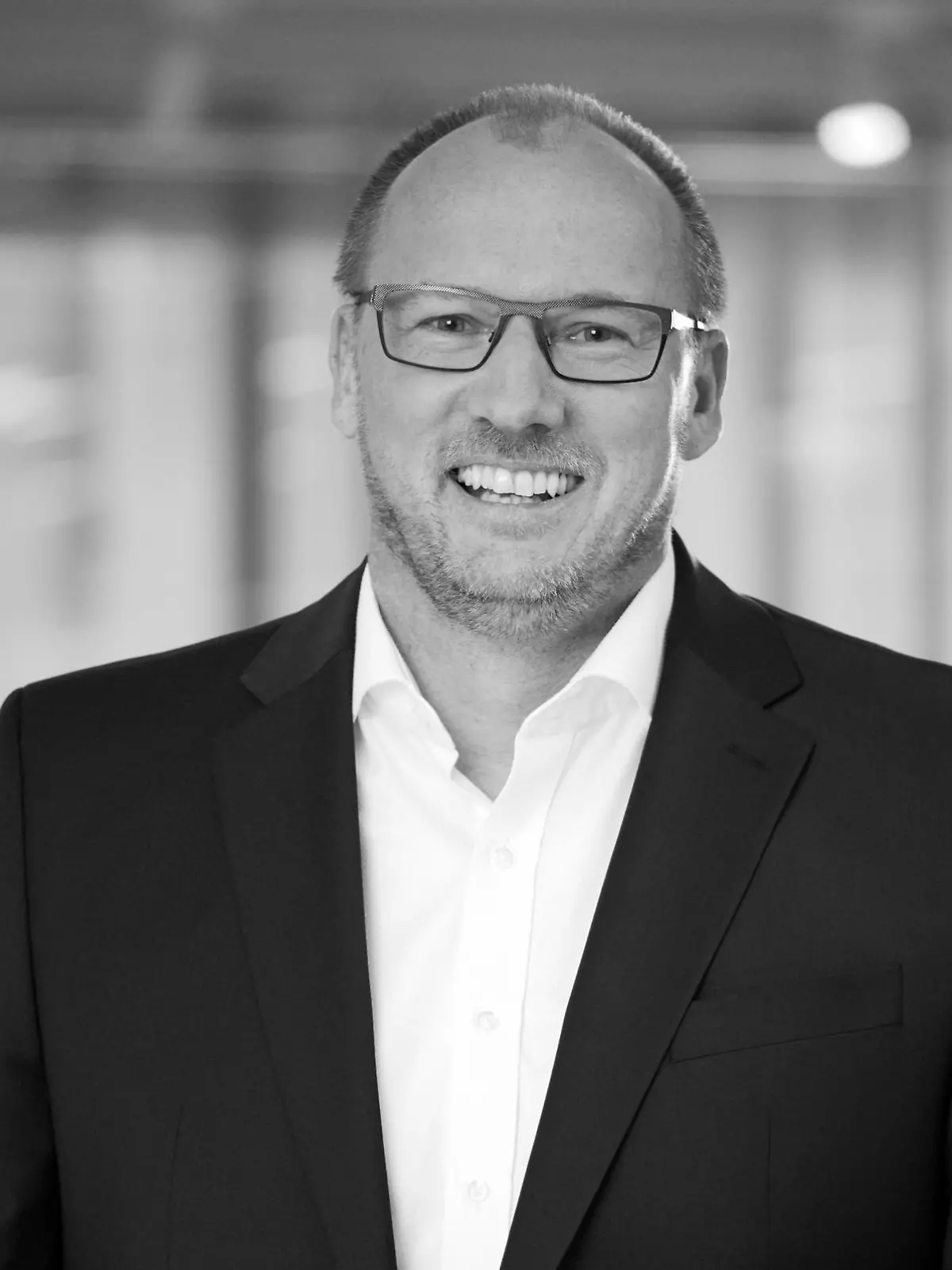Jochen Götz, Mitglied des Vorstandes der Daimler Truck Holding AG, verantwortlich für Finanzen und Controlling. 

Jochen Götz, Member of the Board of Management of Daimler Truck Holding AG, responsible for Finance and Controlling. 