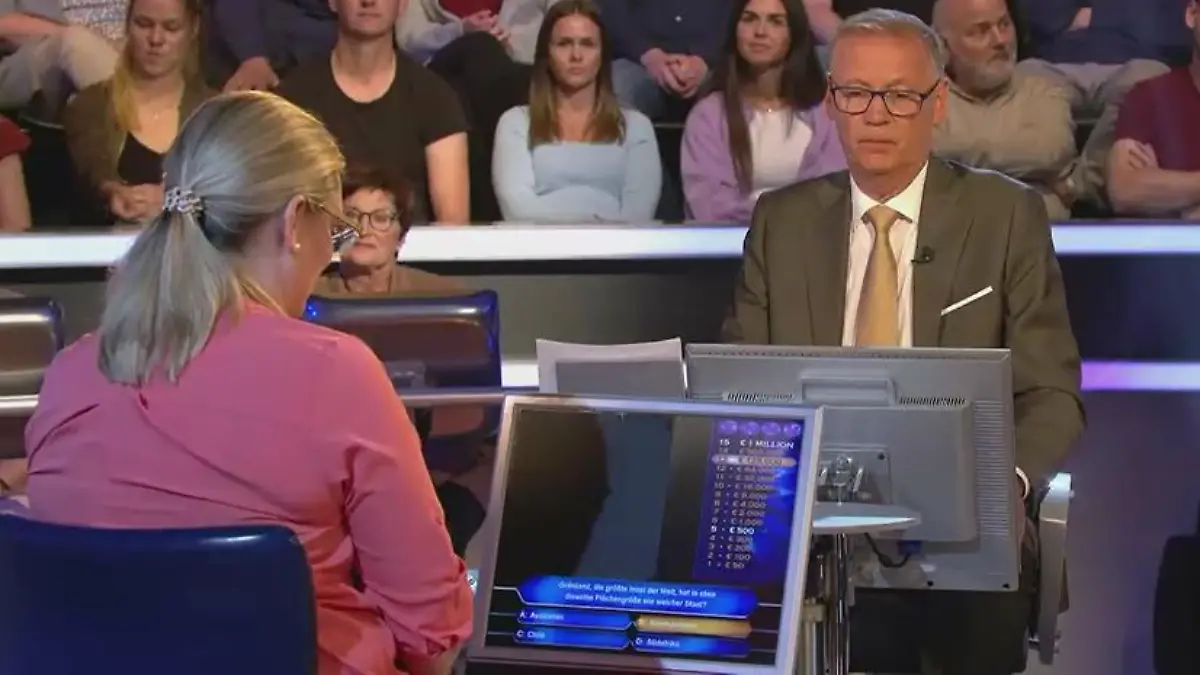 „Wer wird Millionär?“-Moderator Günther Jauch und seine Kandidatin Jennifer Priewer