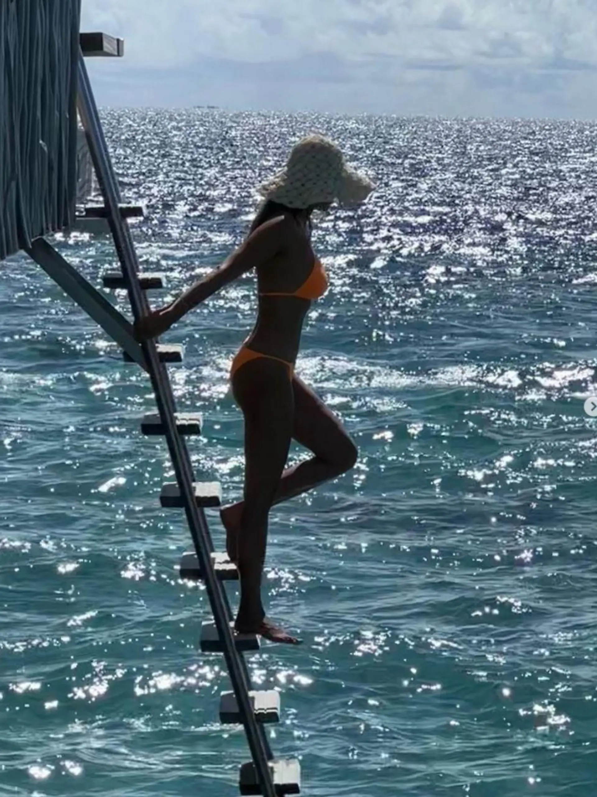 Verona Pooth genießt ihren Malediven-Urlaub in vollen Zügen.