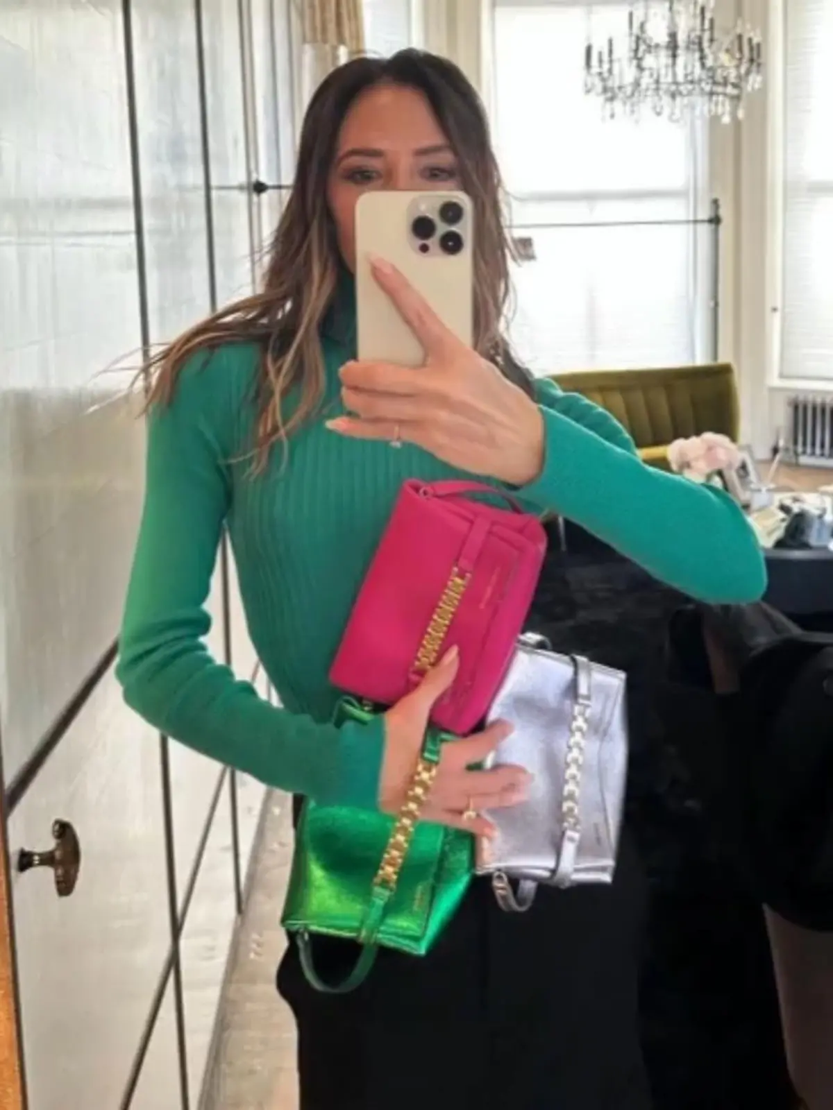 Bild zu: "Victoria Beckham kassiert Hohn und Spott für Spiegel-Fotos"