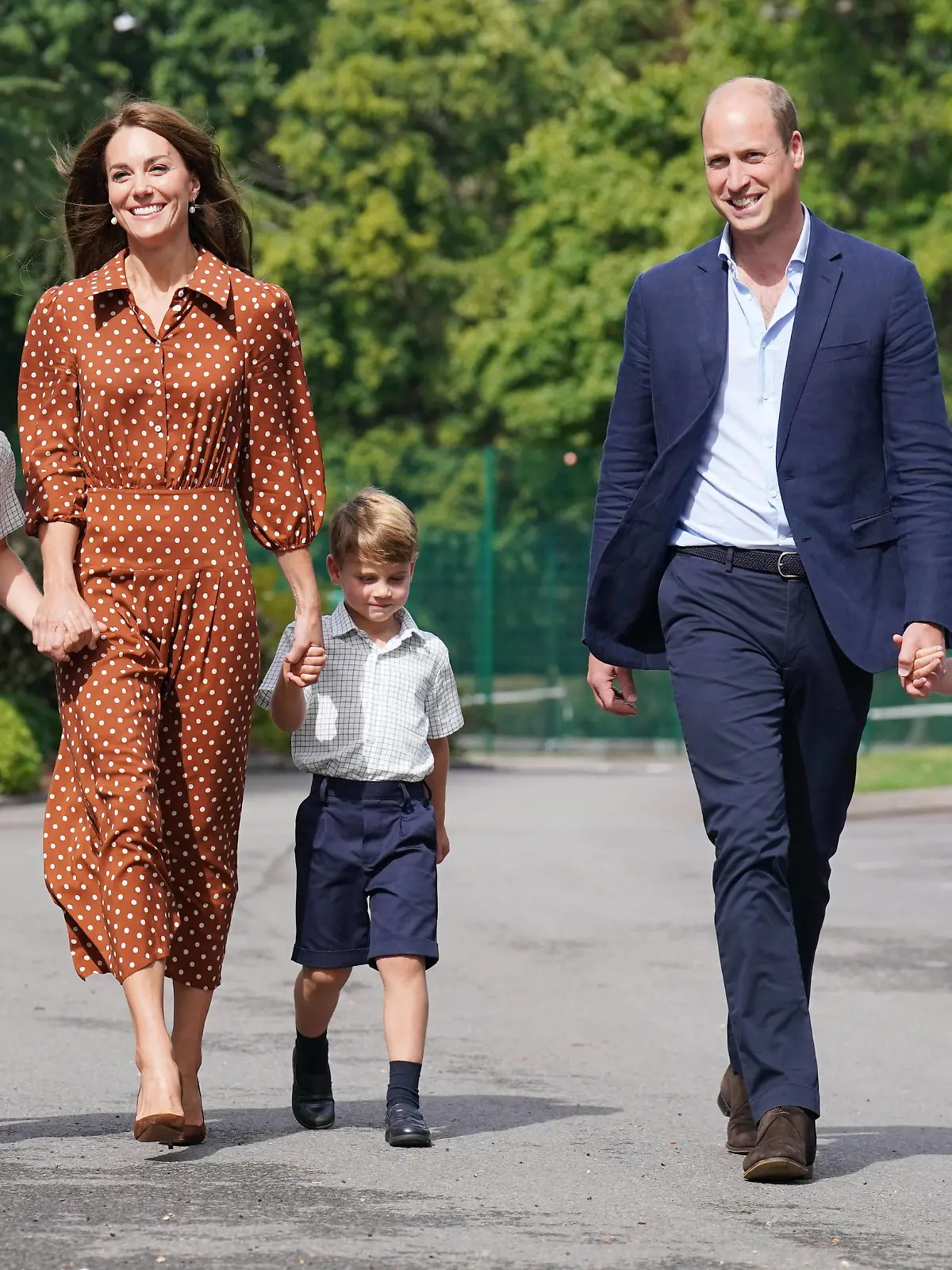 Entertainment Themen der Woche KW36 Entertainment Bilder des Tages . 07/09/2022. Ascot, United Kingdom. Prince George, Princess Charlotte and Prince Louis, accompanied by their parents Prince William and Kate Middleton, arrive at Lambrook School, near Ascot, United Kingdom. PUBLICATIONxINxGERxSUIxAUTxHUNxONLY xPoolx/xi-Imagesx IIM-23739-0011