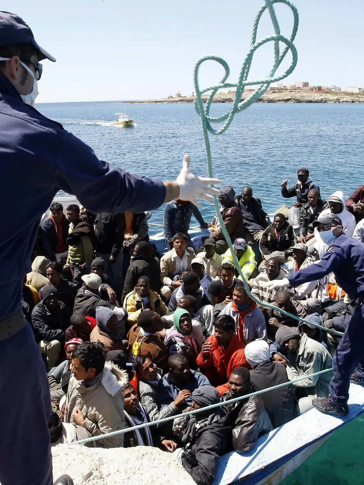 Ankunft Lampedusa - Flüchtlinge aus Libyen in Lampedusa angekommen PUBLICATIONxINxGERxSUIxAUTxONLY

Arrival LAMPEDUSA Refugees out Libya in LAMPEDUSA arrived PUBLICATIONxINxGERxSUIxAUTxONLY