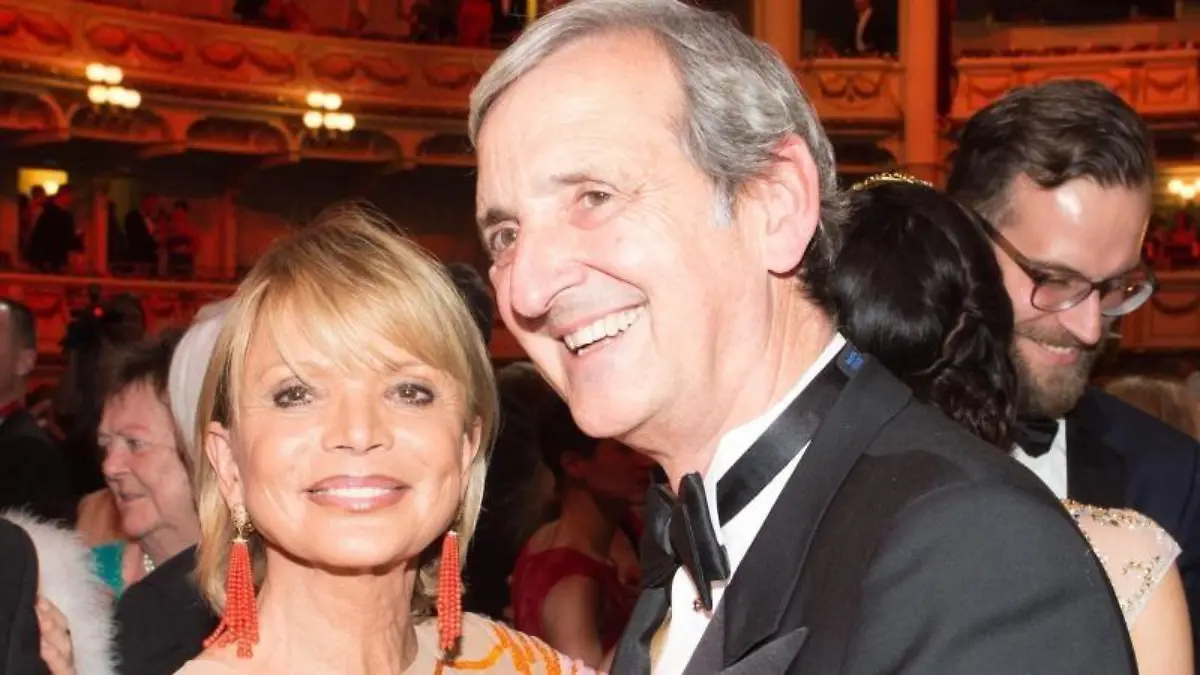 Uschi Glas und ihr Ehemann Dieter Hermann schwingen das Tanzbein. Foto: Sebastian Kahnert