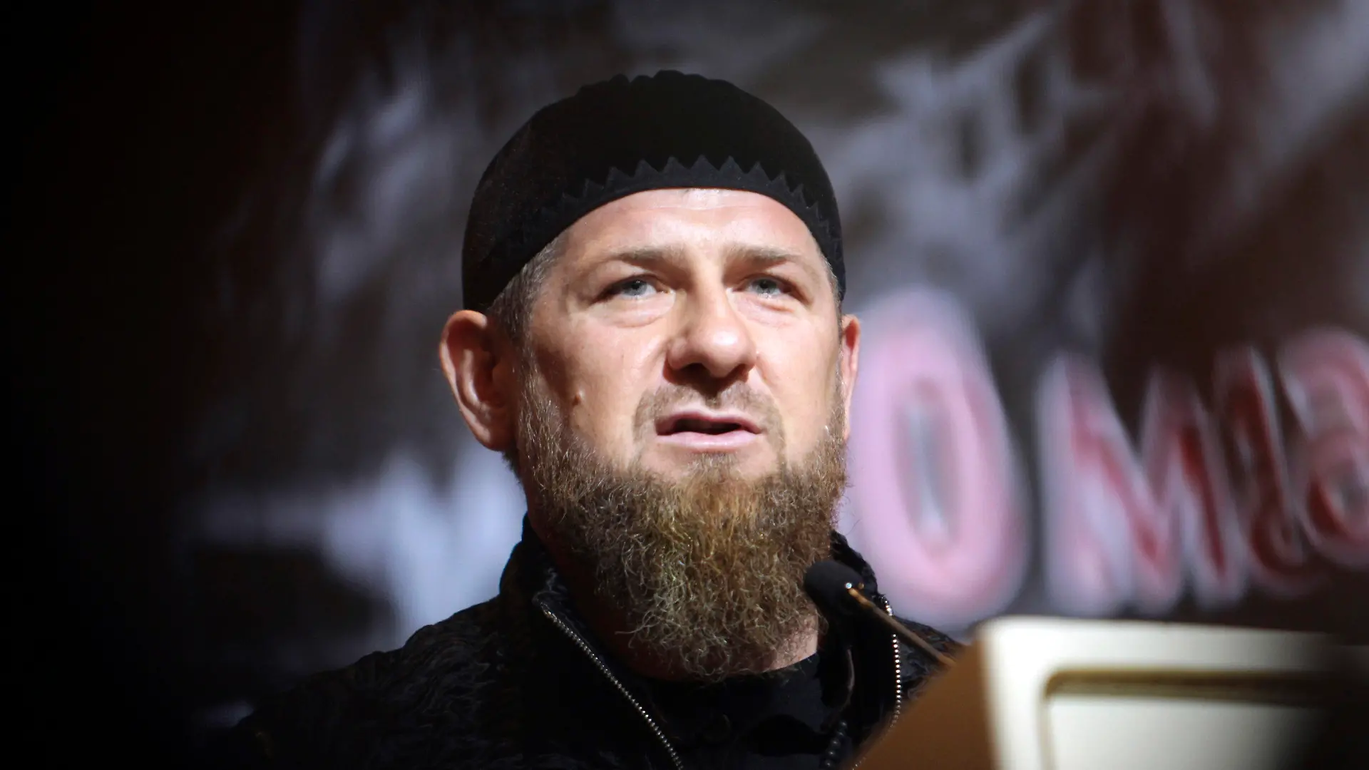 ARCHIV - 10.05.2019, Russland, Grosny: Tschetscheniens regionaler Führer Ramsan Kadyrow, Republikchef von Tschetschenien, spricht während eines Treffens. (zu "Prügelvideo von Kadyrows Sohn ruft in Russland Diskussionen hervor") Foto: Musa Sadulayev/AP/dpa +++ dpa-Bildfunk +++