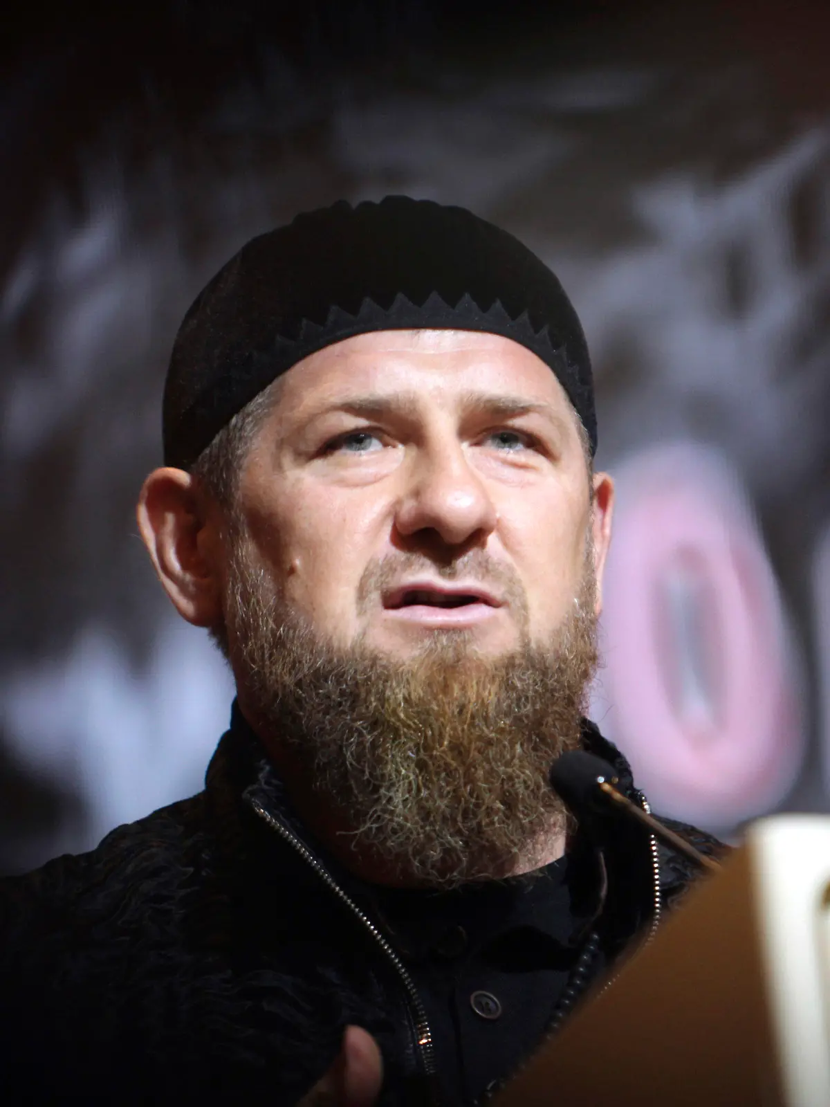 ARCHIV - 10.05.2019, Russland, Grosny: Tschetscheniens regionaler Führer Ramsan Kadyrow, Republikchef von Tschetschenien, spricht während eines Treffens. (zu "Prügelvideo von Kadyrows Sohn ruft in Russland Diskussionen hervor") Foto: Musa Sadulayev/AP/dpa +++ dpa-Bildfunk +++