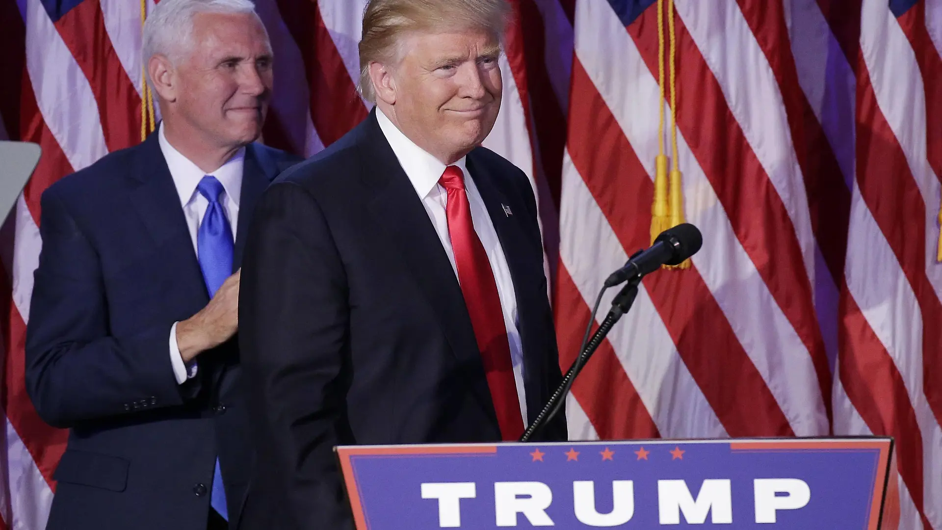 USA-Wahlen - Donald Trump tritt nach Wahlsieg vor seine Anhänger President-elect of the United States Donald Trump, backed by Vice President-elect Mike Pence, makes his acceptance speech at the New York Hilton Midtown on November 8, 2016 in New York City. Trump stunned the political world by defeating Hillary Clinton. PUBLICATIONxINxGERxSUIxAUTxHUNxONLY NYP20161108219 JOHNxANGELILLO

USA Choose Donald Trump Tritt after Election victory before his Trailers President elect of The United States Donald Trump Backed by Vice President elect Mike Pence makes His Acceptance Speech AT The New York Hilton Midtown ON November 8 2016 in New York City Trump stunned The Political World by defeating Hillary Clinton administration PUBLICATIONxINxGERxSUIxAUTxHUNxONLY NYP20161108219 JOHNxANGELILLO  