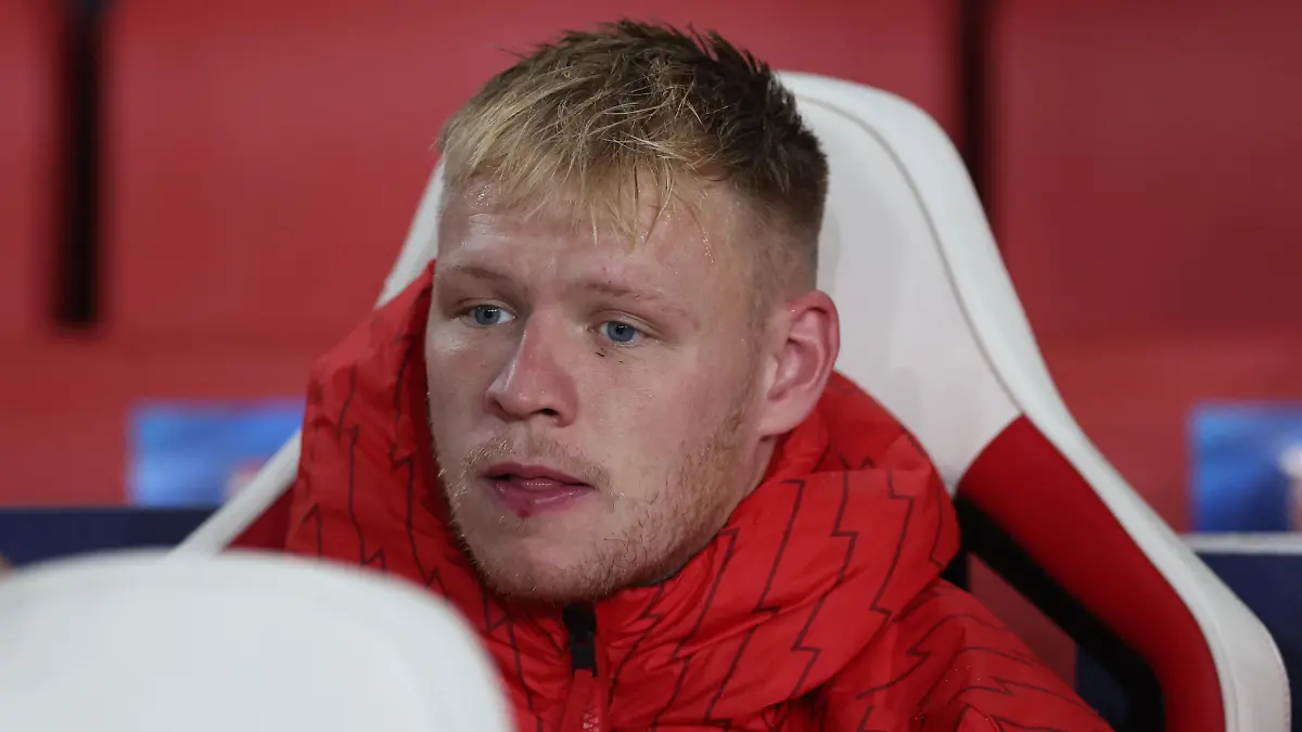 Soccer Football - Champions League - Group B - Arsenal v PSV Eindhoven - Emirates Stadium, London, Britain - September 20, 2023 Arsenal's Aaron Ramsdale on the bench before the match REUTERS/David Klein