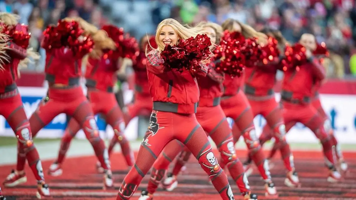 Cheerleader der Buccaneers, GER, Tampa Bay Buccaneers (Bucs) vs. Seattle Seahawks, Football, NFL, Week 10, Spielzeit 2022/2023, 13.11.2022, Foto: Eibner-Pressefoto/Sascha Walther