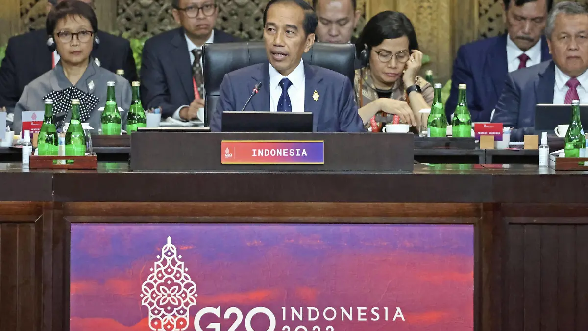  G-20 summit in Indonesia Indonesian President Joko Widodo C speaks during the opening day of the two-day Group of 20 summit in Nusa Dua on the Indonesian resort island of Bali on Nov. 15, 2022. Pool photo PUBLICATIONxINxGERxSUIxAUTxHUNxONLY A14AA0001355661P