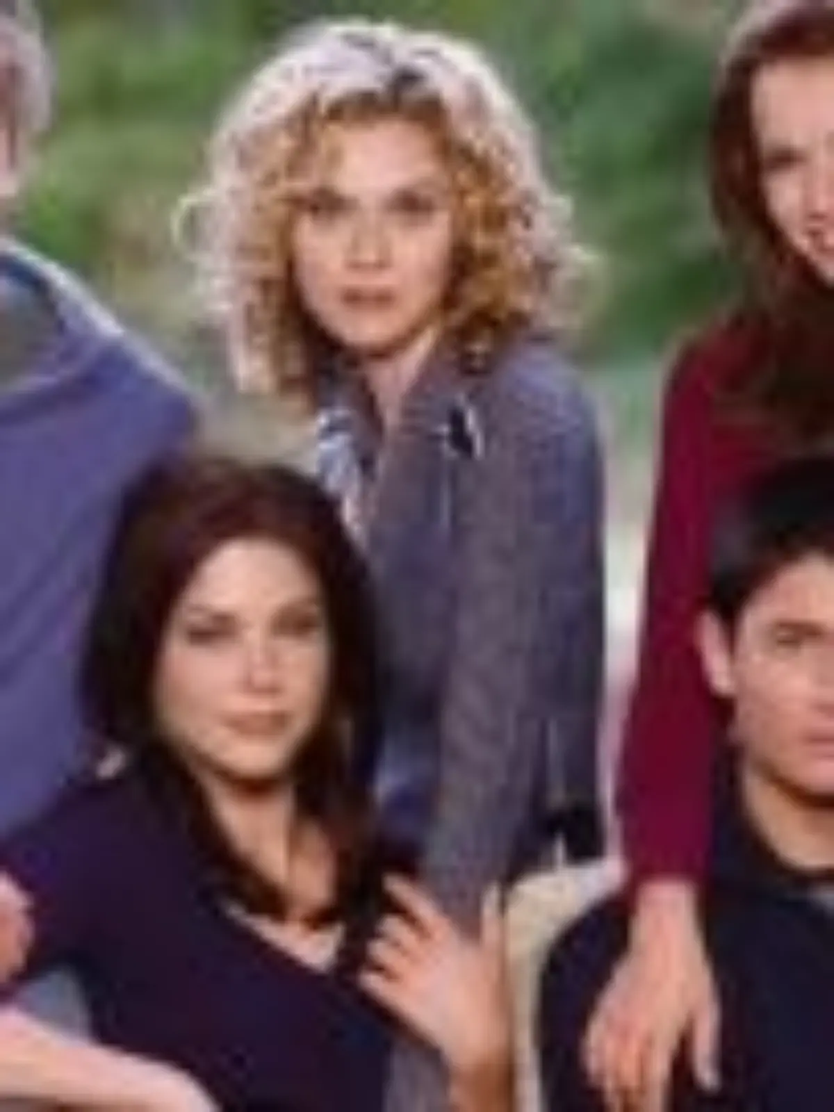 Full publicity shot of Chad Michael Murray as Luke, Hilarie Burton as Peyton, Bethany Joy Lenz as Haley, Sophia Bush as Brooke and James Lafferty as Nathan.