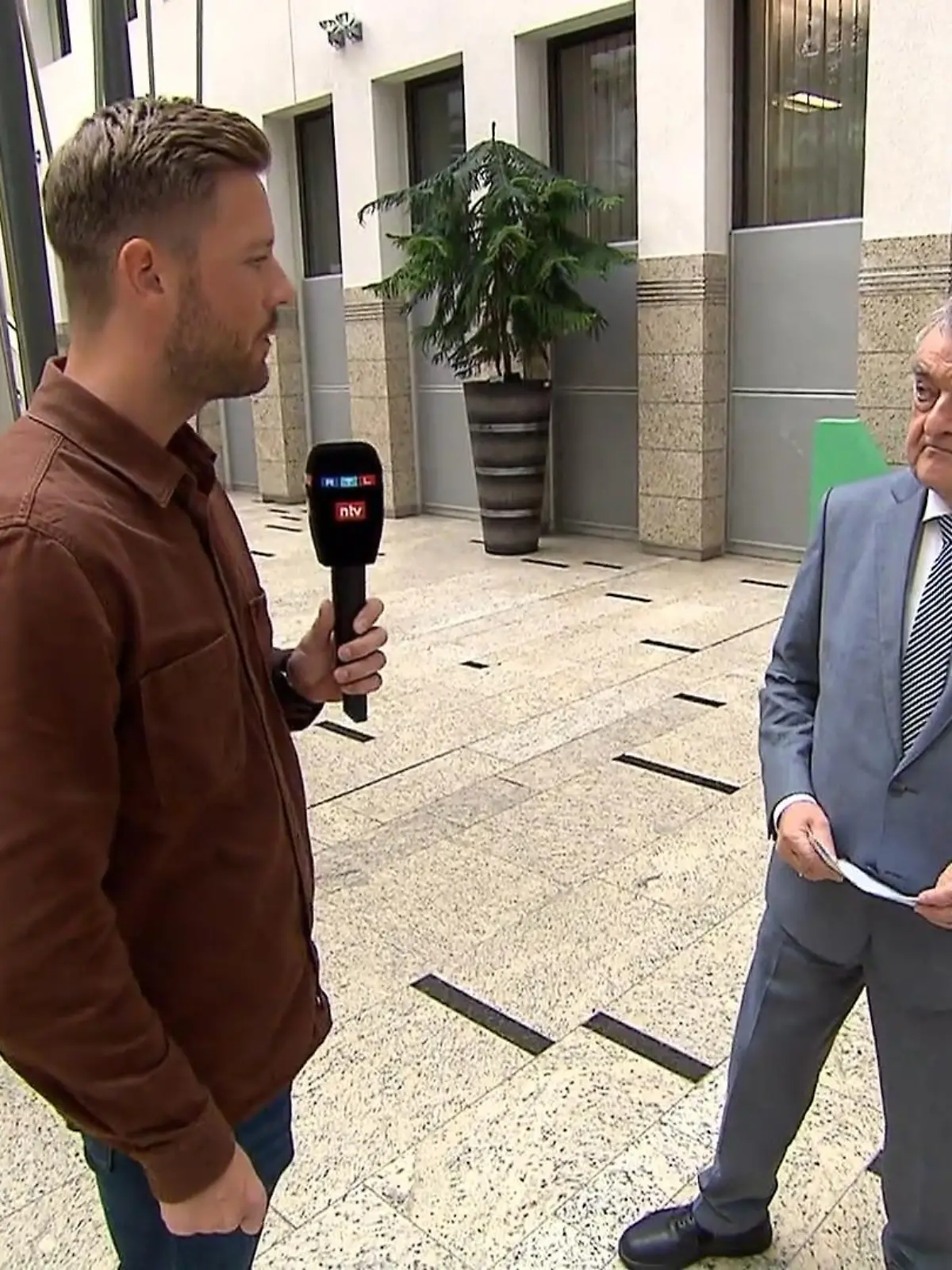 Bild zu: "Interview mit Innenminister Reul"