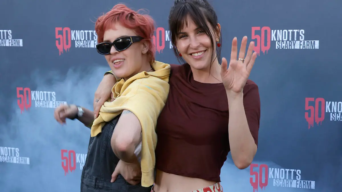 BUENA PARK, CA - SEPTEMBER 23: Tallulah Willis, Scout Willis at Knott s Scary Farm 50th Anniversary at Knott s Scary Farm in Buena Park, California on September 23, 2023. PUBLICATIONxNOTxINxUSA Copyright: xFayexSadoux