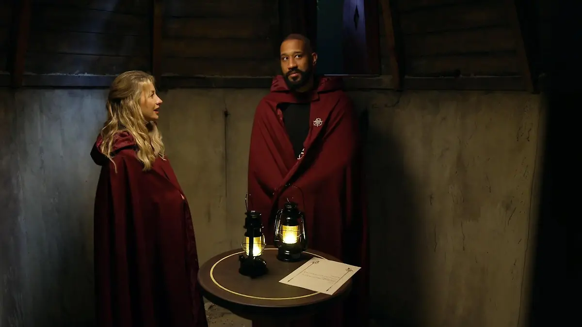 Anna-Carina und Jalil schmieden eiskalten Plan Bei "Die Verräter" ist ALLES möglich