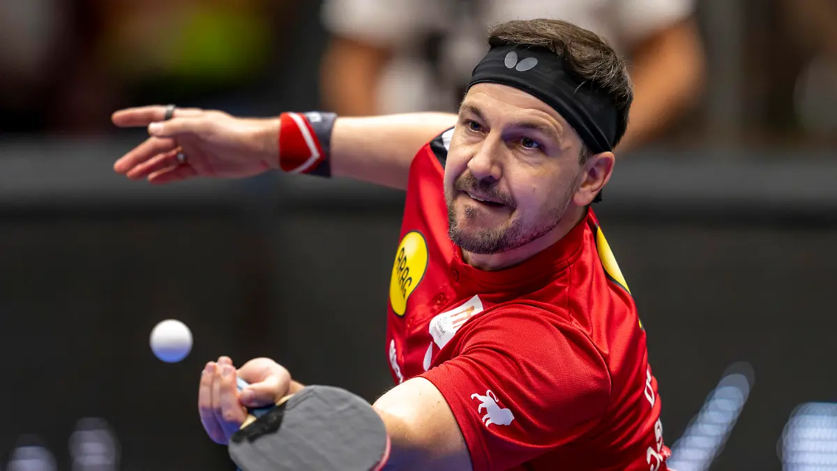 ARCHIV - 09.07.2023, Nordrhein-Westfalen, Düsseldorf: Tischtennis/Mannschaft, Männer: Bundesliga, Borussia Düsseldorf - 1. FC Saarbrücken, Meisterschaftsrunde, Finale: Timo Boll in Aktion. Boll wird im November beim WTT-Turnier in Frankfurt mit einer Wildcard spielen. (zu dpa: «Wildcard für Tischtennis-Star: Boll darf in Frankfurt spielen») Foto: David Inderlied/dpa +++ dpa-Bildfunk +++