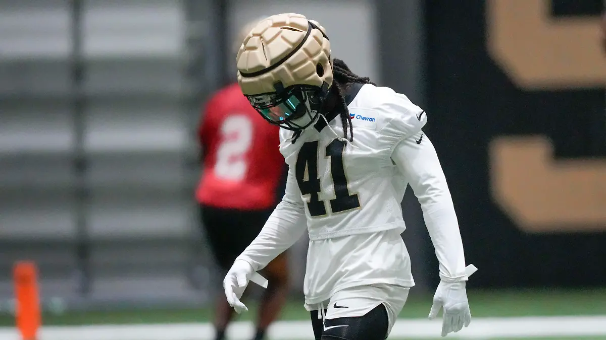 New Orleans Saints running back Alvin Kamara (41) runs through drills at the NFL team's football training camp in Metairie, La., Friday, Aug. 4, 2023. (AP Photo/Gerald Herbert)