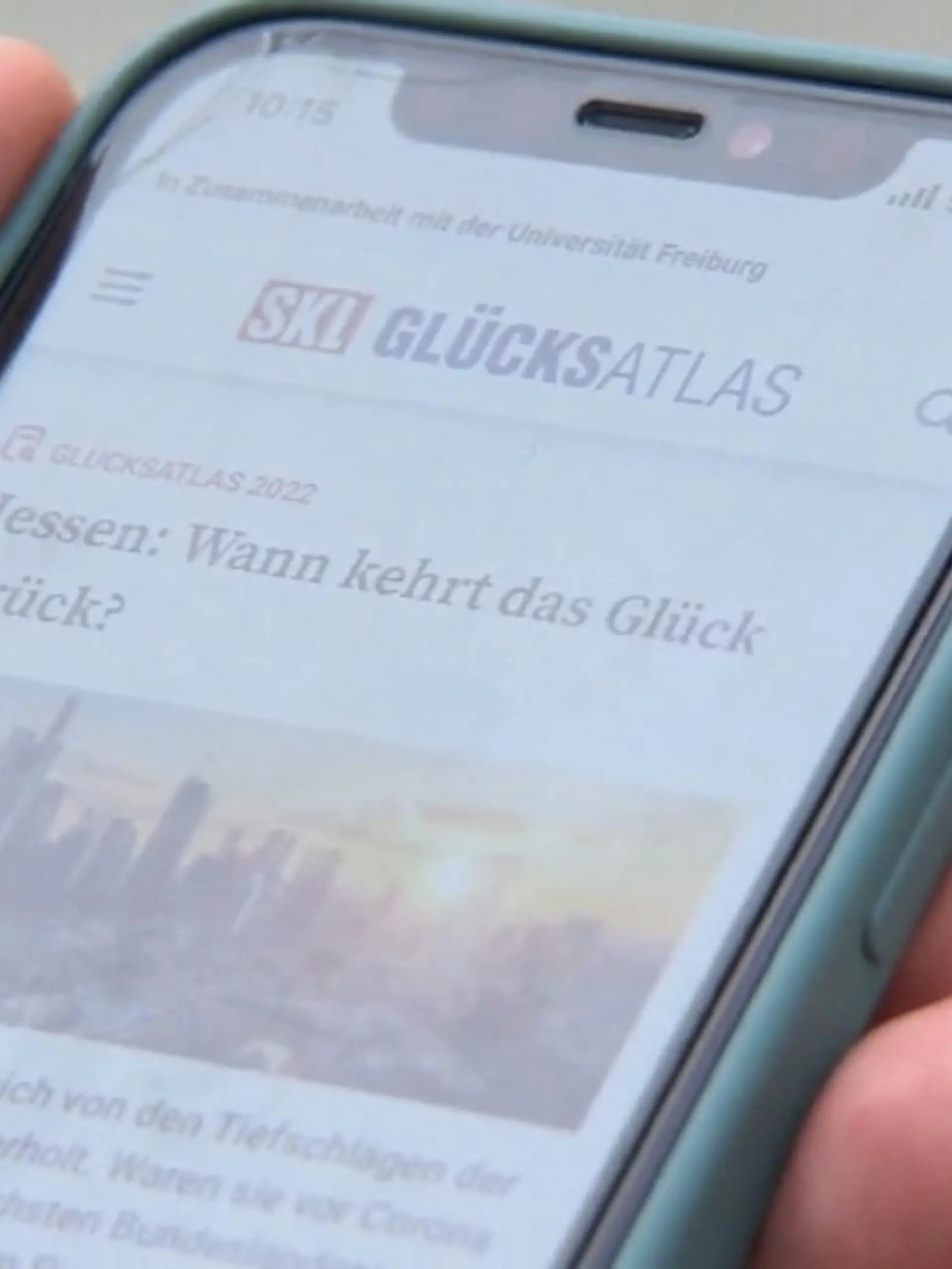 Der aktuelle SKL-Glücksatlas behauptet doch tatsächlich, Hessen hätte eine Glücksdelle abbekommen. Während der Pandemie ist Hessen wohl das Glück etwas abhanden gekommen.