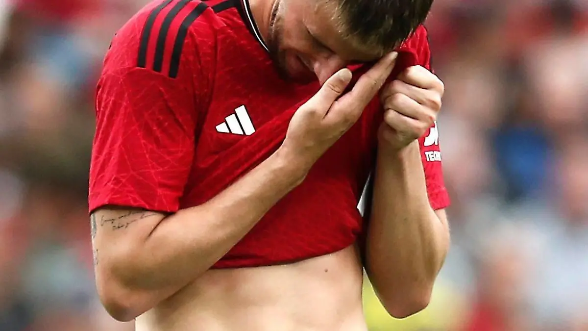 Mandatory Credit: Photo by Fredrik Solstad/Shutterstock 14003858aa Mason Mount of Manchester United, ManU shows a look of dejection Manchester United v Leeds United, Pre Seaon Friendly, Football, Ullevaal Stadium, Oslo, Norway - 12 Jul 2023 EDITORIAL USE ONLY No use with unauthorised audio, video, data, fixture lists, club/league logos or live services. Online in-match use limited to 120 images, no video emulation. No use in betting, games or single club/league/player publications. Manchester United v Leeds United, Pre Seaon Friendly, Football, Ullevaal Stadium, Oslo, Norway - 12 Jul 2023 EDITORIAL USE ONLY No use with unauthorised audio, video, data, fixture lists, club/league logos or live services. Online in-match use limited to 120 images, no video emulation. No use in betting, games or single club/league/player publications. PUBLICATIONxINxGERxSUIxAUTxHUNxGRExMLTxCYPxROUxBULxUAExKSAxONLY Copyright: xFredrikxSolstad/Shutterstockx 14003858aa